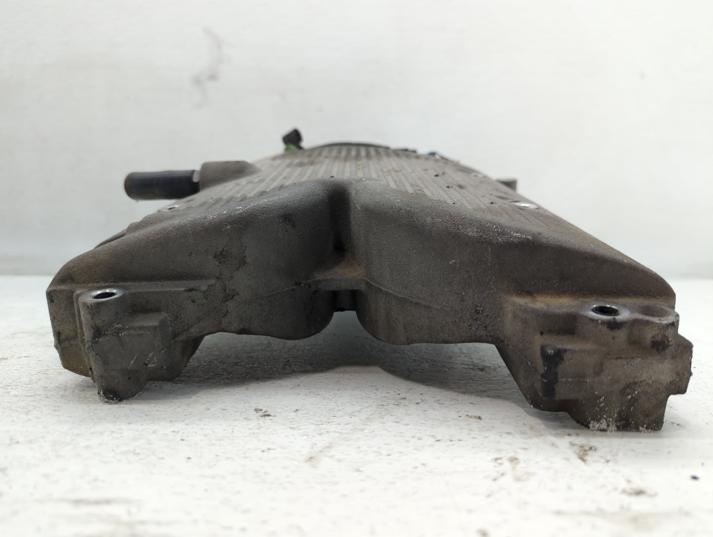 2006-2007 Chevrolet Impala Air Intake Manifold P/N:12598057 Fits Fits 2006 2007 OEM Used Auto Parts - Oemusedautoparts1.com