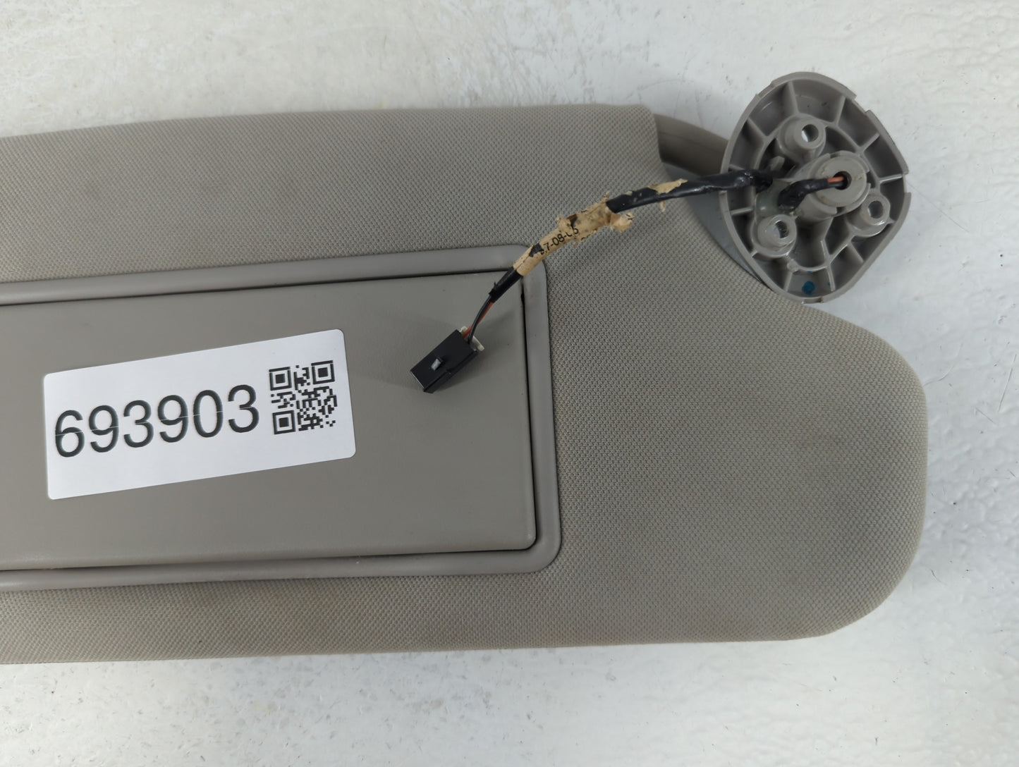 2006-2016 Chevrolet Impala Sun Visor Shade Replacement Passenger Right Mirror Fits OEM Used Auto Parts - Oemusedautoparts1.c