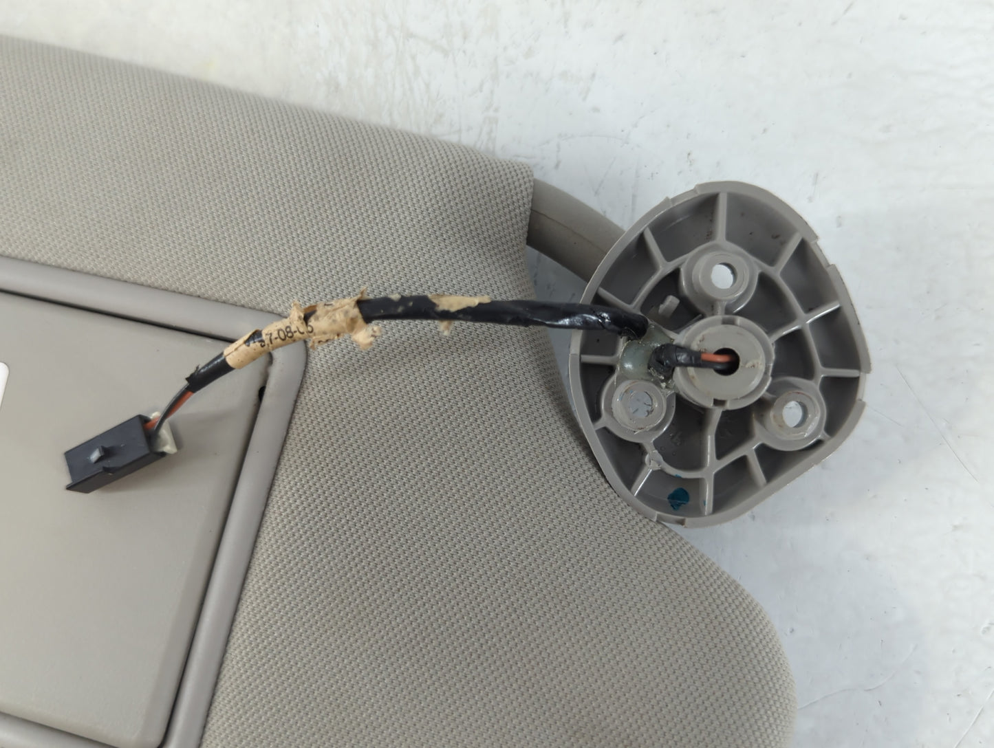 2006-2016 Chevrolet Impala Sun Visor Shade Replacement Passenger Right Mirror Fits OEM Used Auto Parts - Oemusedautoparts1.c