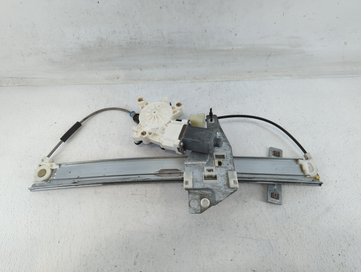 2006-2010 Chevrolet Impala Used Window Regulator Passenger Front 700771 - Oemusedautoparts1.com