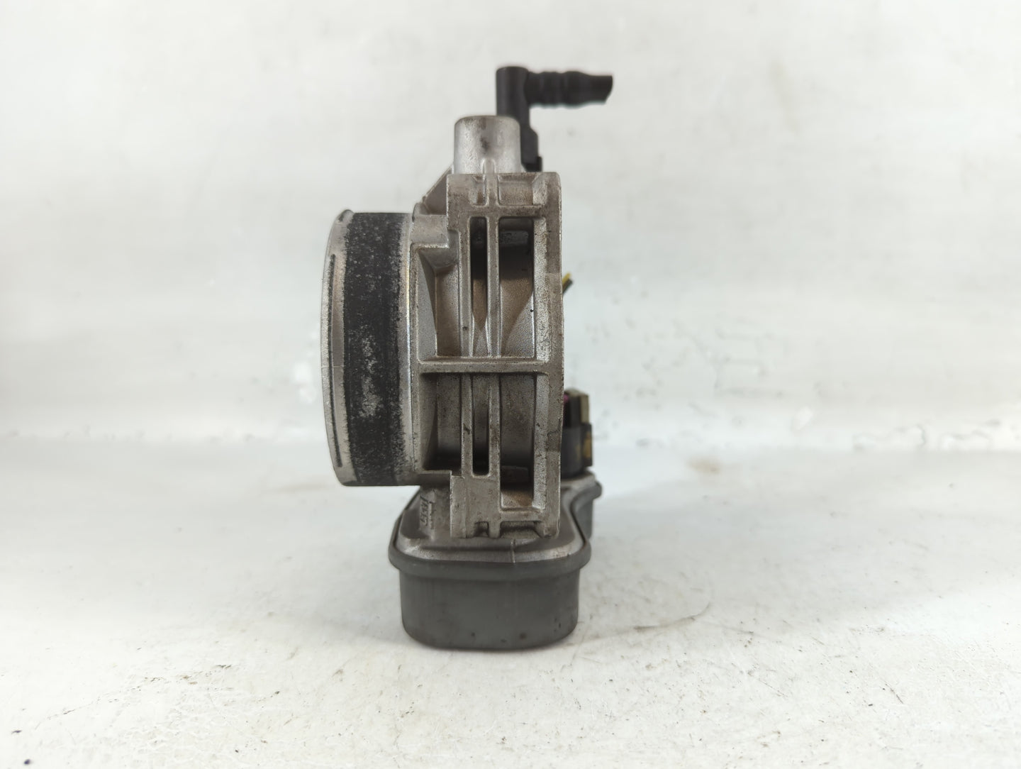 2006-2007 Chevrolet Impala Throttle Body P/N:105 05F 0973 Fits Fits 2003 2004 2005 2006 2007 OEM Used Auto Parts - Oemusedau