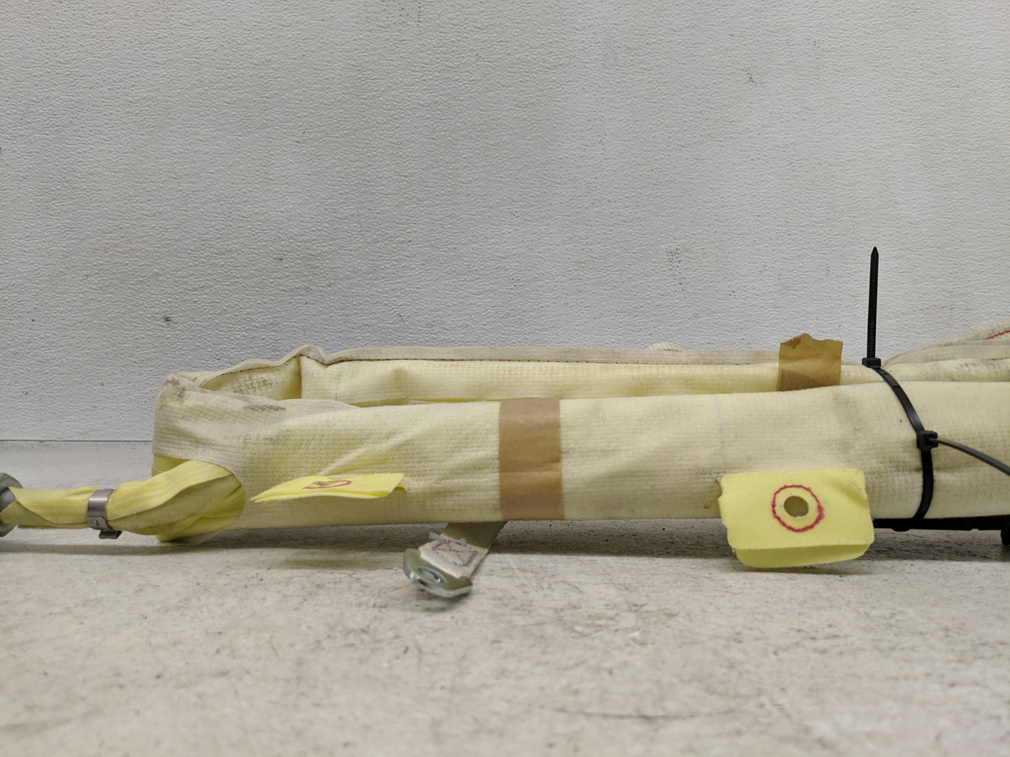 2006 Chevrolet Kc Air Bag Driver Left Steering Wheel Mounted P/N:30361916A Fits OEM Used Auto Parts - Oemusedautoparts1.com