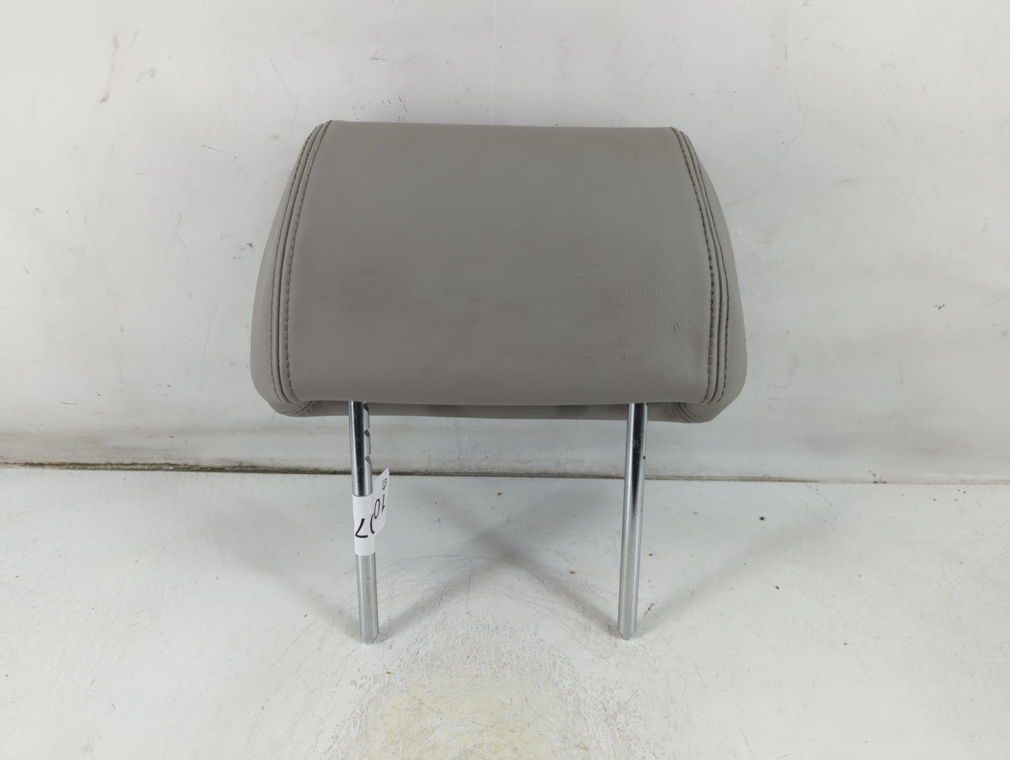 2005-2006 Chevrolet Malibu Headrest Head Rest Front Driver Passenger Seat Fits Fits 2005 2006 OEM Used Auto Parts - Oemuseda
