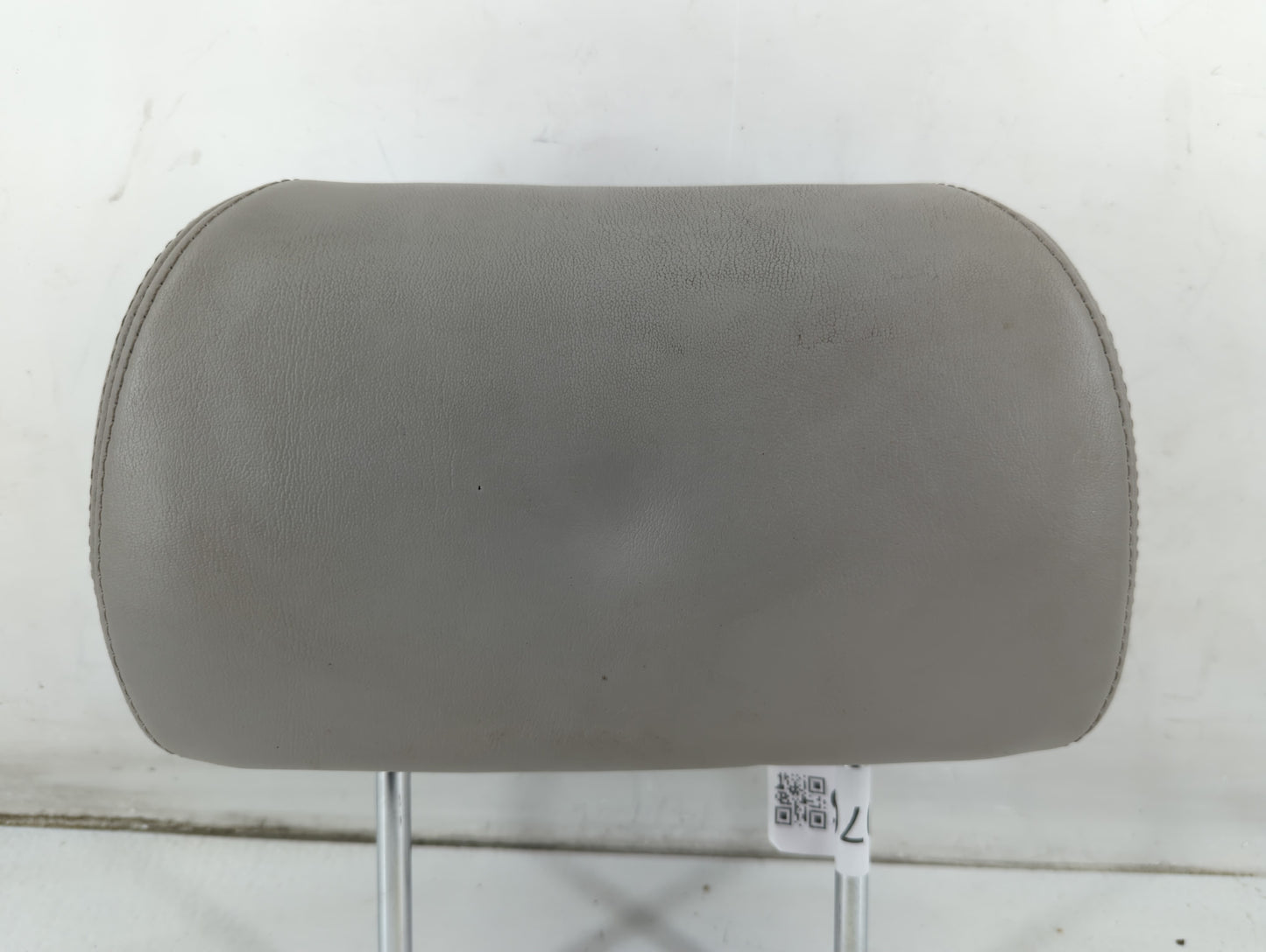 2005-2006 Chevrolet Malibu Headrest Head Rest Front Driver Passenger Seat Fits Fits 2005 2006 OEM Used Auto Parts - Oemuseda