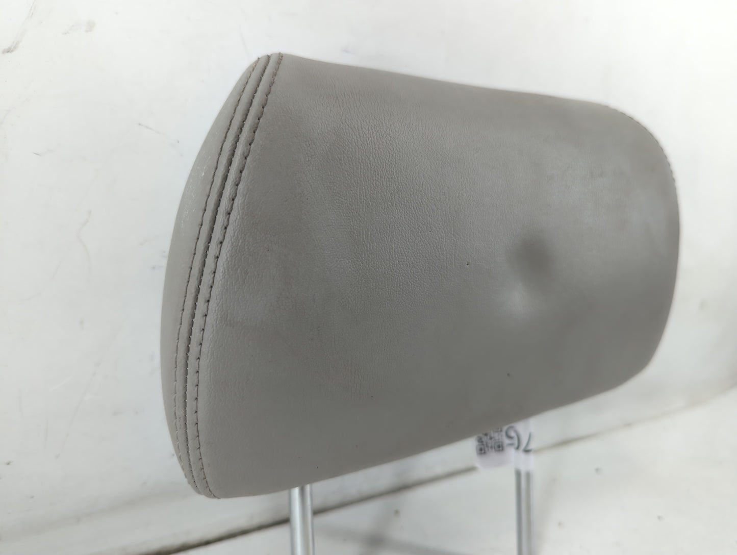 2005-2006 Chevrolet Malibu Headrest Head Rest Front Driver Passenger Seat Fits Fits 2005 2006 OEM Used Auto Parts - Oemuseda