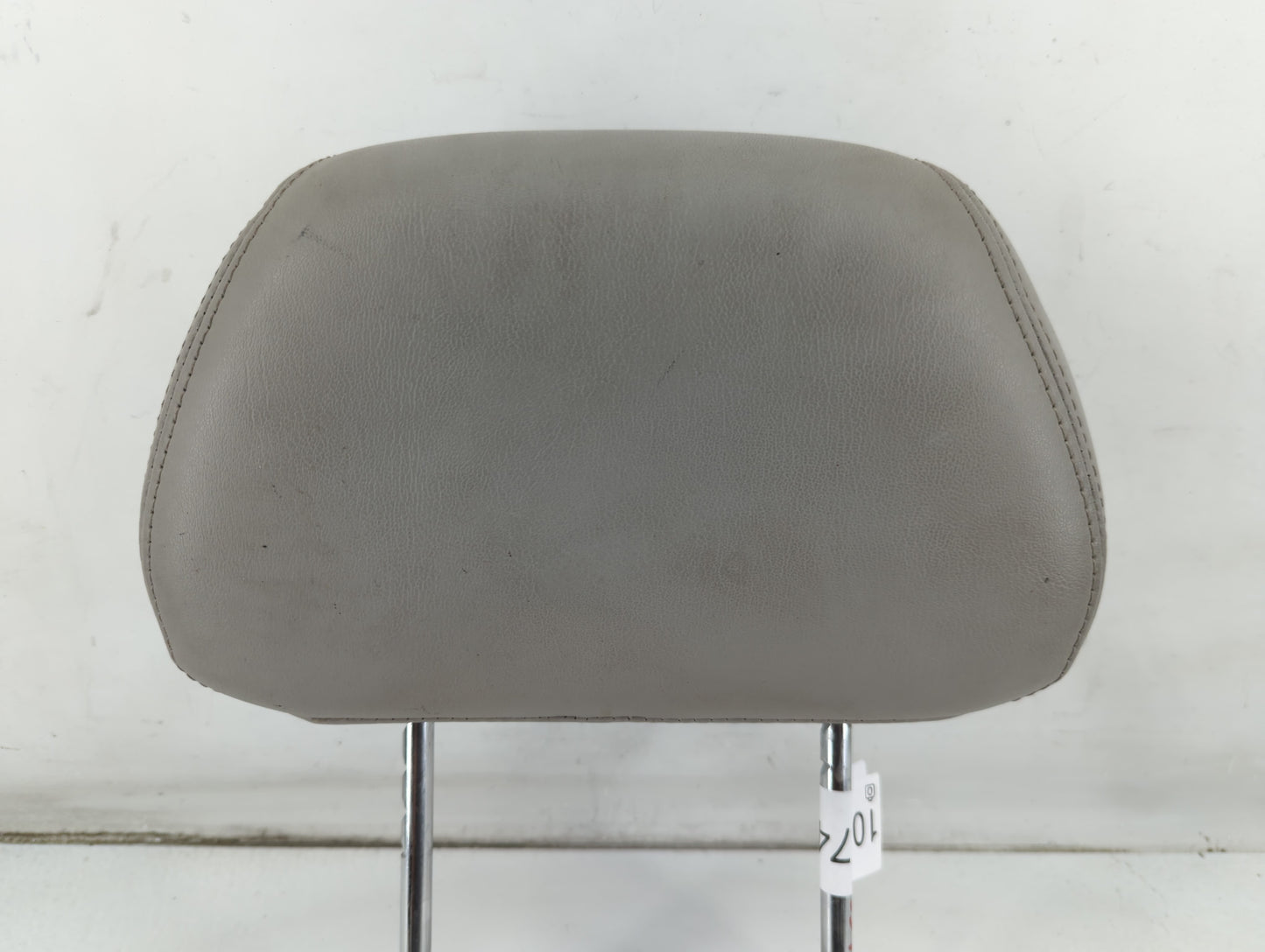 2005-2006 Chevrolet Malibu Headrest Head Rest Front Driver Passenger Seat Fits Fits 2005 2006 OEM Used Auto Parts - Oemuseda