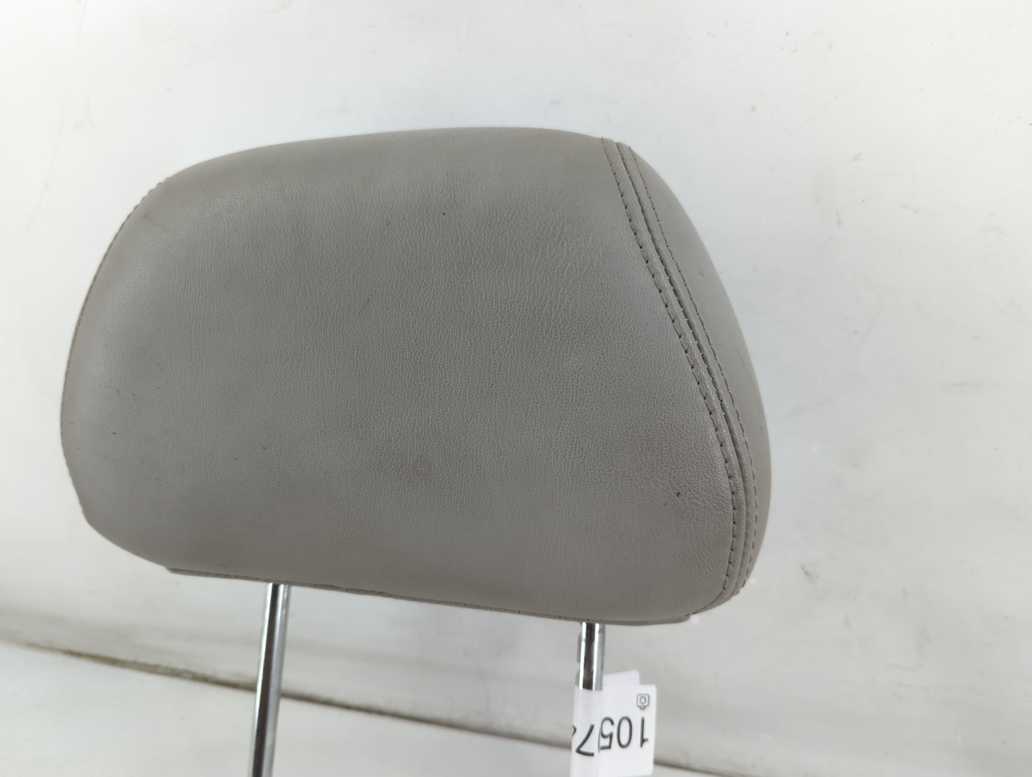 2005-2006 Chevrolet Malibu Headrest Head Rest Front Driver Passenger Seat Fits Fits 2005 2006 OEM Used Auto Parts - Oemuseda