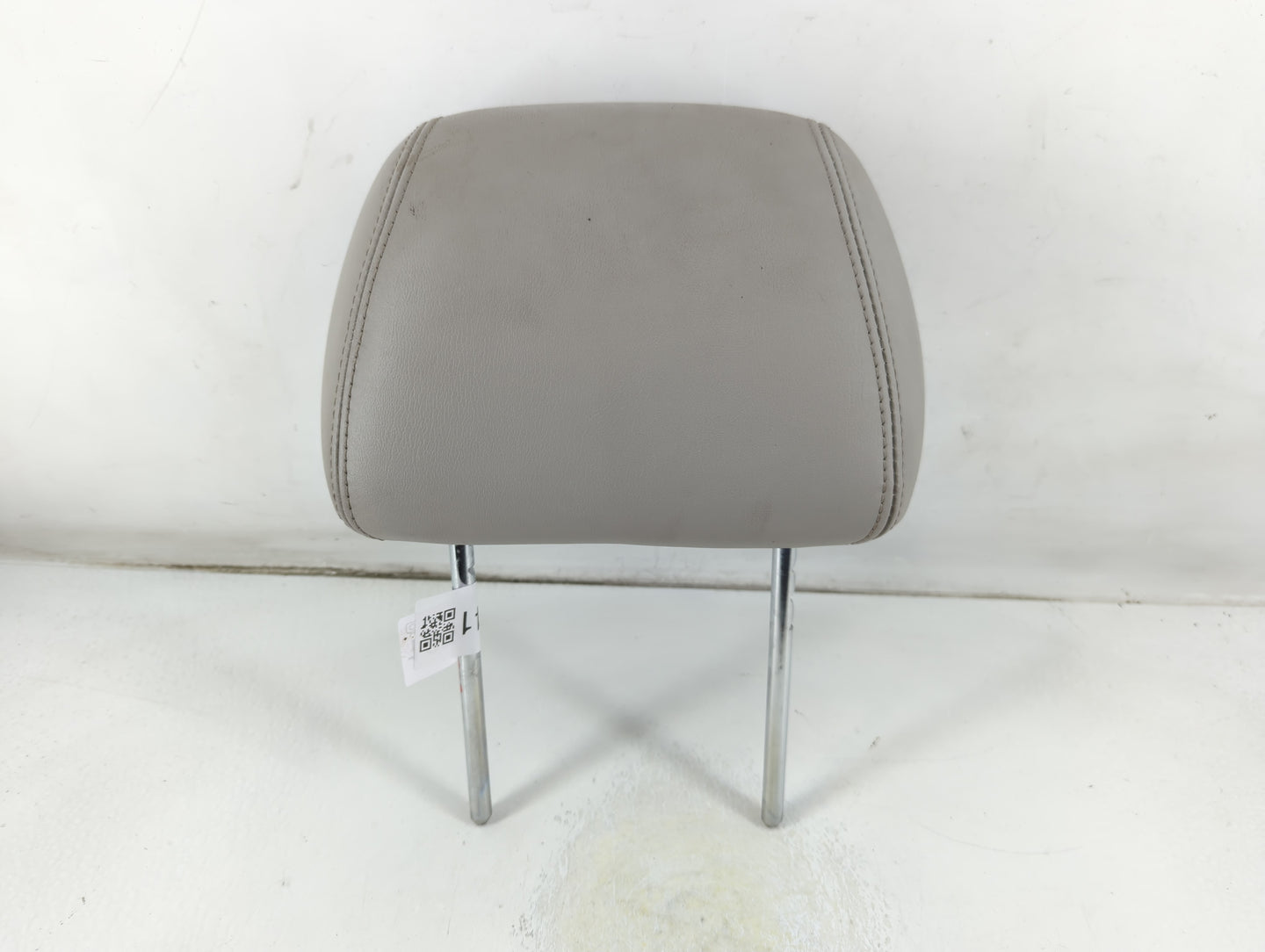 2005-2006 Chevrolet Malibu Headrest Head Rest Front Driver Passenger Seat Fits Fits 2005 2006 OEM Used Auto Parts - Oemuseda