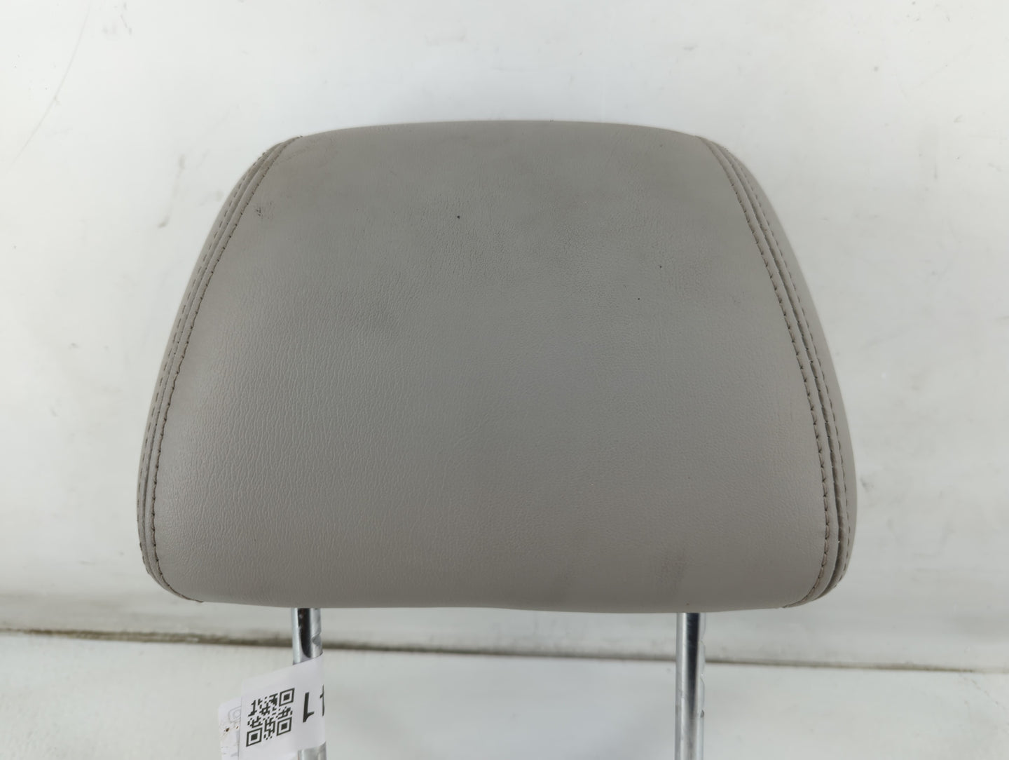 2005-2006 Chevrolet Malibu Headrest Head Rest Front Driver Passenger Seat Fits Fits 2005 2006 OEM Used Auto Parts - Oemuseda