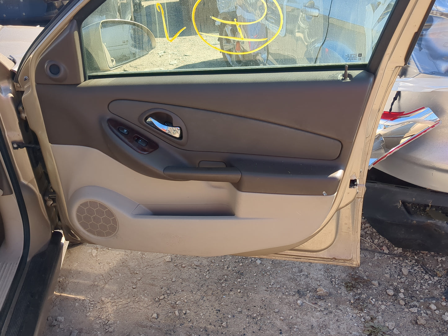 2006 Chevrolet Malibu Front Right Passenger Interior Door Panel Trim - Oemusedautoparts1.com