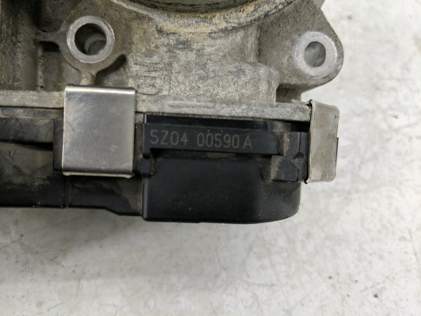 2006-2010 Chevrolet Malibu Throttle Body P/N:12577029 Fits Fits 2006 2007 2008 2009 2010 2011 OEM Used Auto Parts - Oemuseda