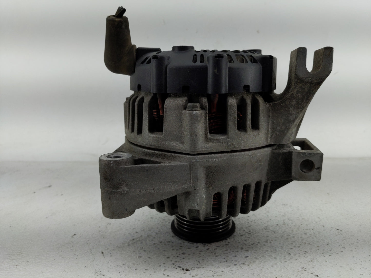 2004-2008 Chevrolet Malibu Alternator Replacement Generator Charging Assembly Engine OEM P/N:2650322 A 15270802 Fits OEM Use