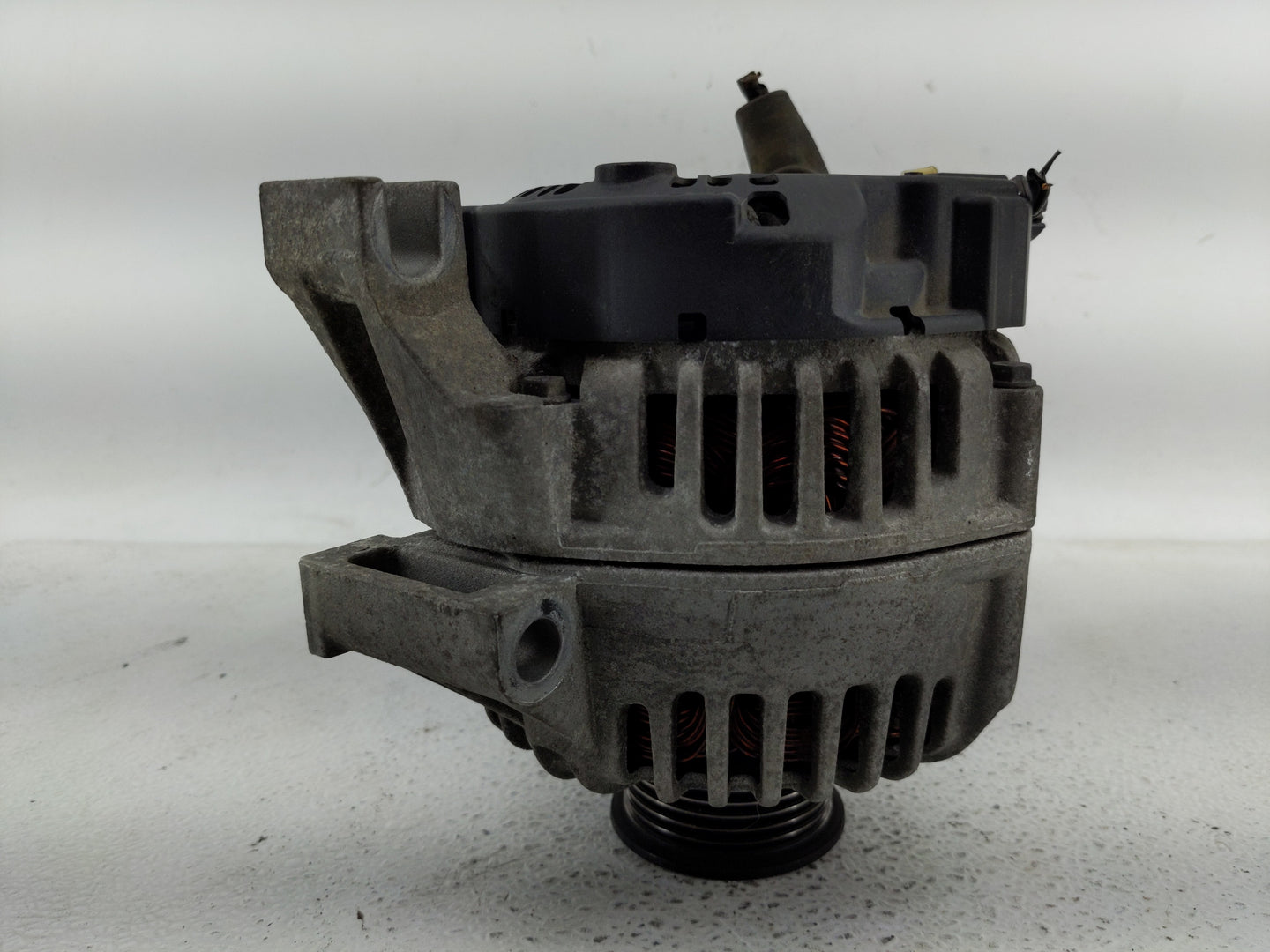 2004-2008 Chevrolet Malibu Alternator Replacement Generator Charging Assembly Engine OEM P/N:2650322 A 15270802 Fits OEM Use