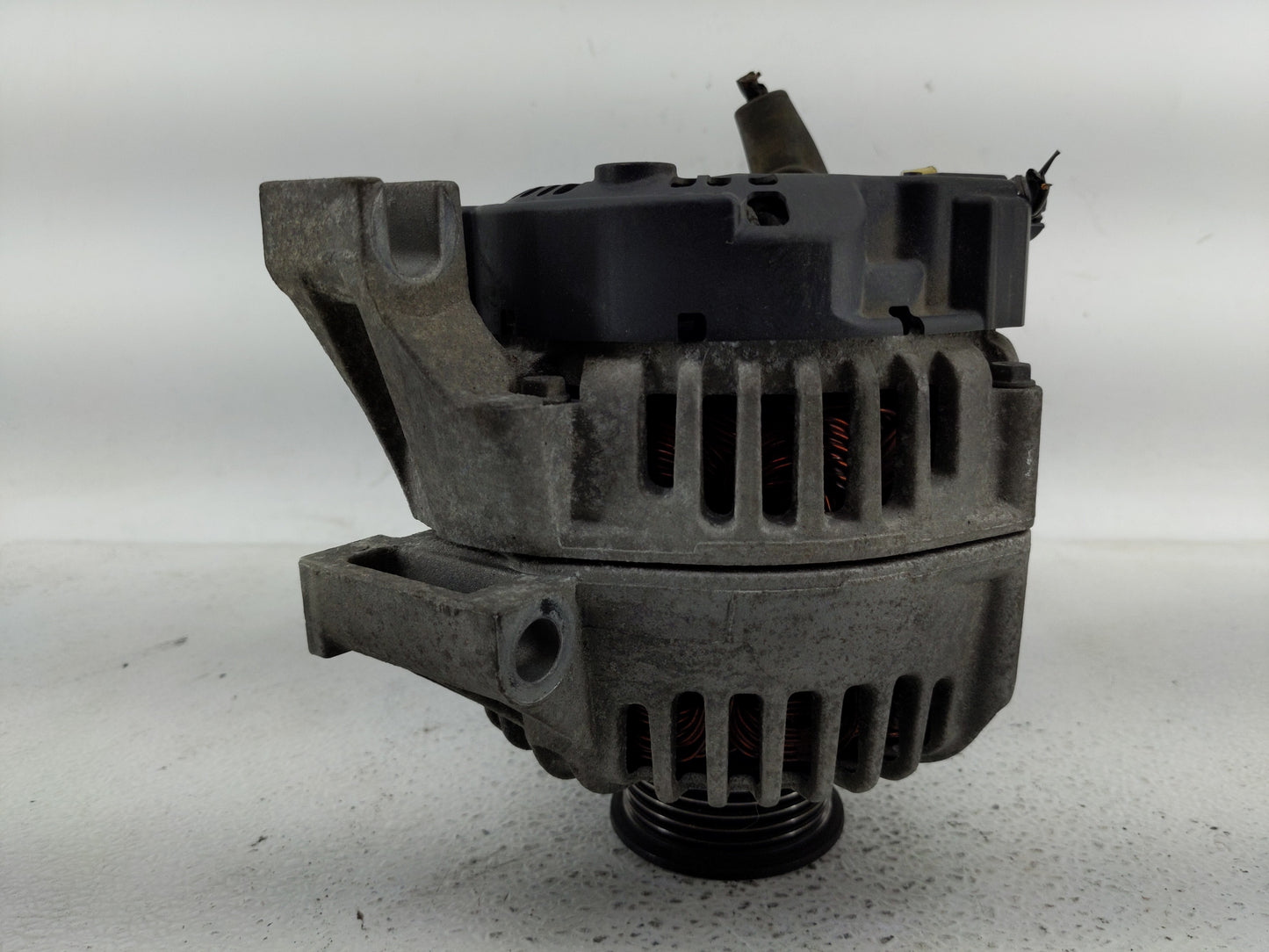 2004-2008 Chevrolet Malibu Alternator Replacement Generator Charging Assembly Engine OEM P/N:2650322 A 15270802 Fits OEM Use