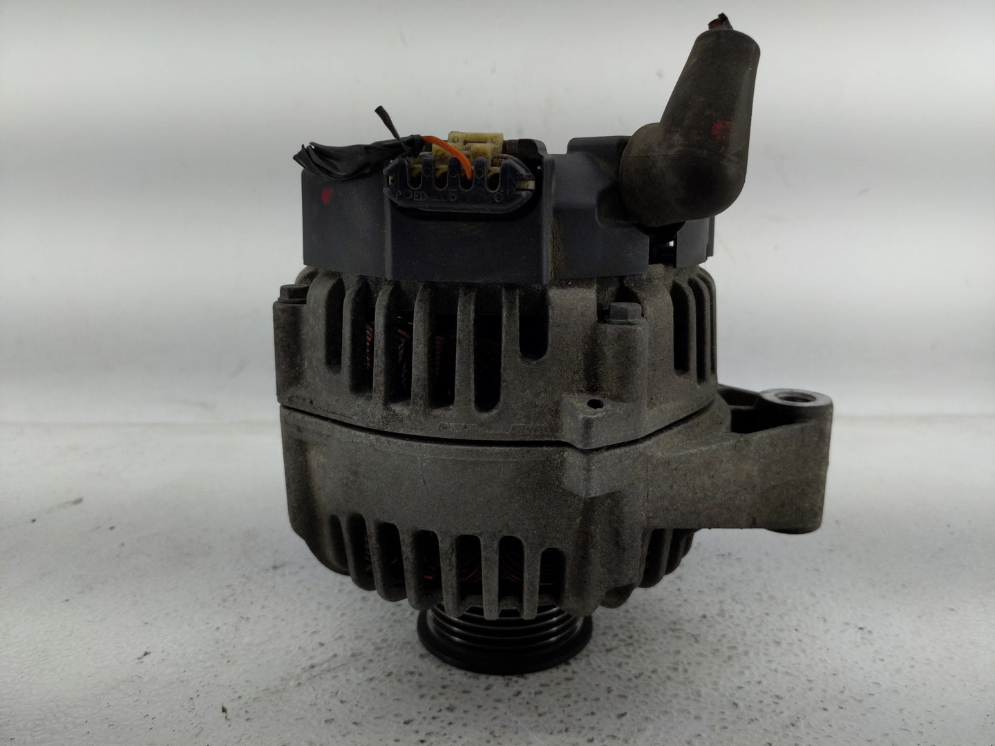 2004-2008 Chevrolet Malibu Alternator Replacement Generator Charging Assembly Engine OEM P/N:2650322 A 15270802 Fits OEM Use