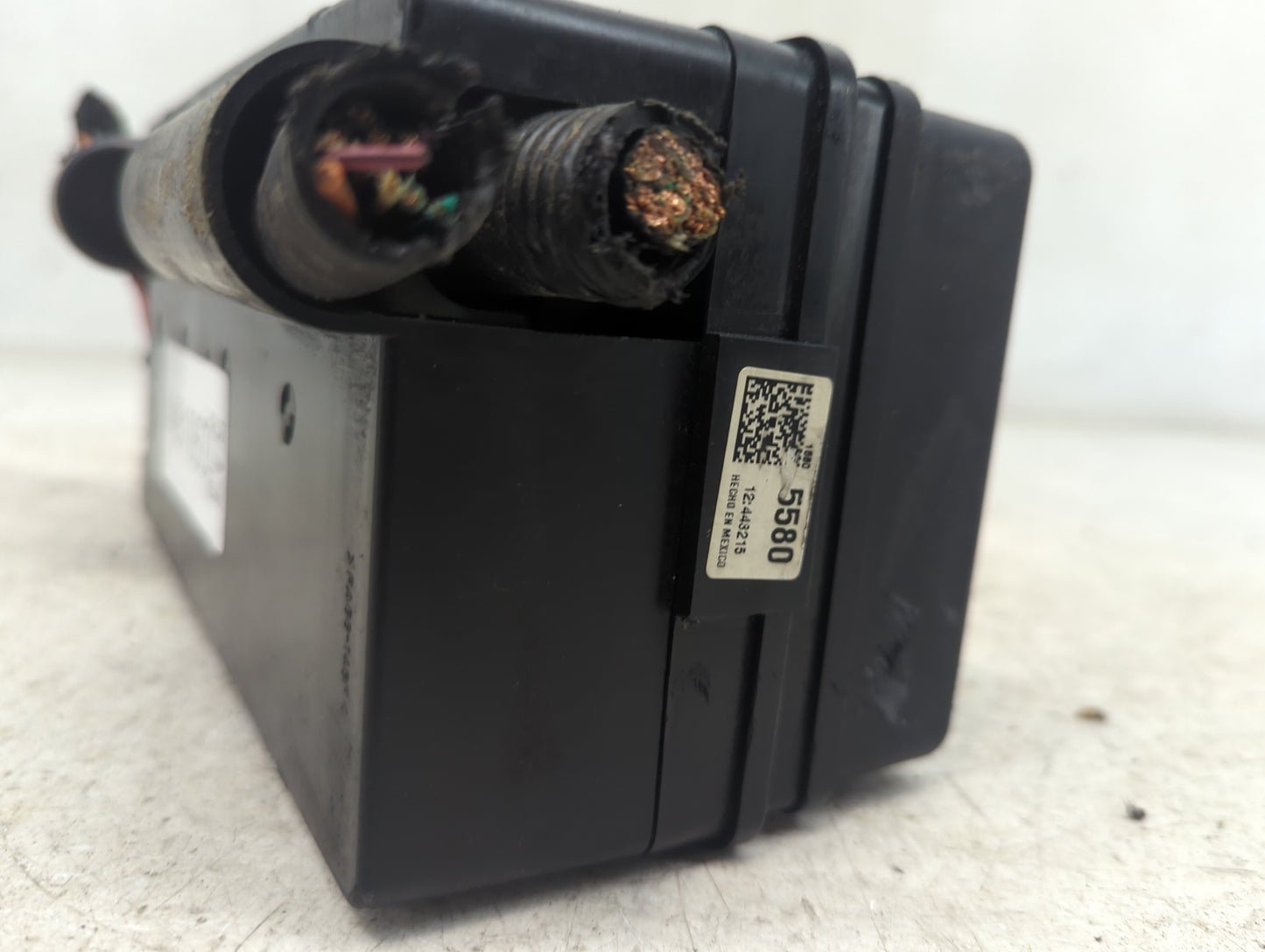 2006 Chevrolet Malibu Fusebox Fuse Box Panel Relay Module P/N:15328897 15328896, 15328807, 12177236, 12177234, 12177238 Fits