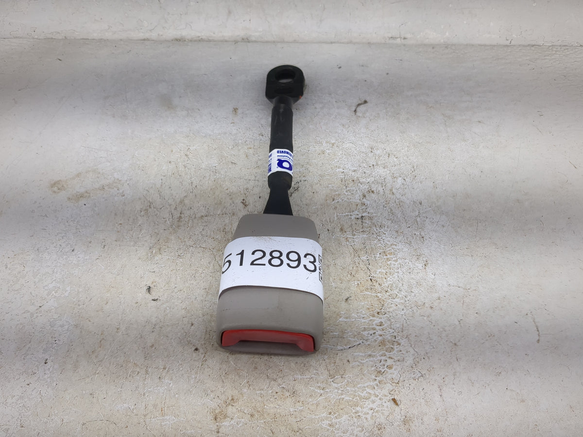 2006-2006 Chevrolet Malibu Passenger Right Seat Belt Front Retractor Tan - Oemusedautoparts1.com