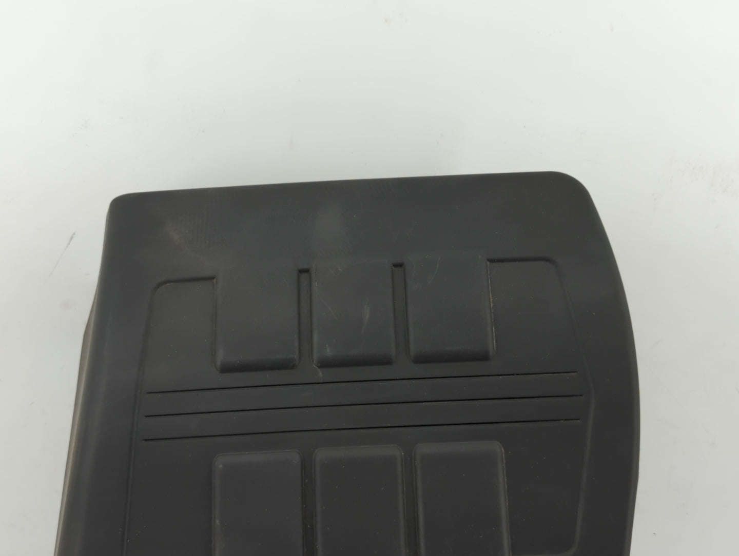 2006 Chevrolet Malibu Engine Cover - Oemusedautoparts1.com