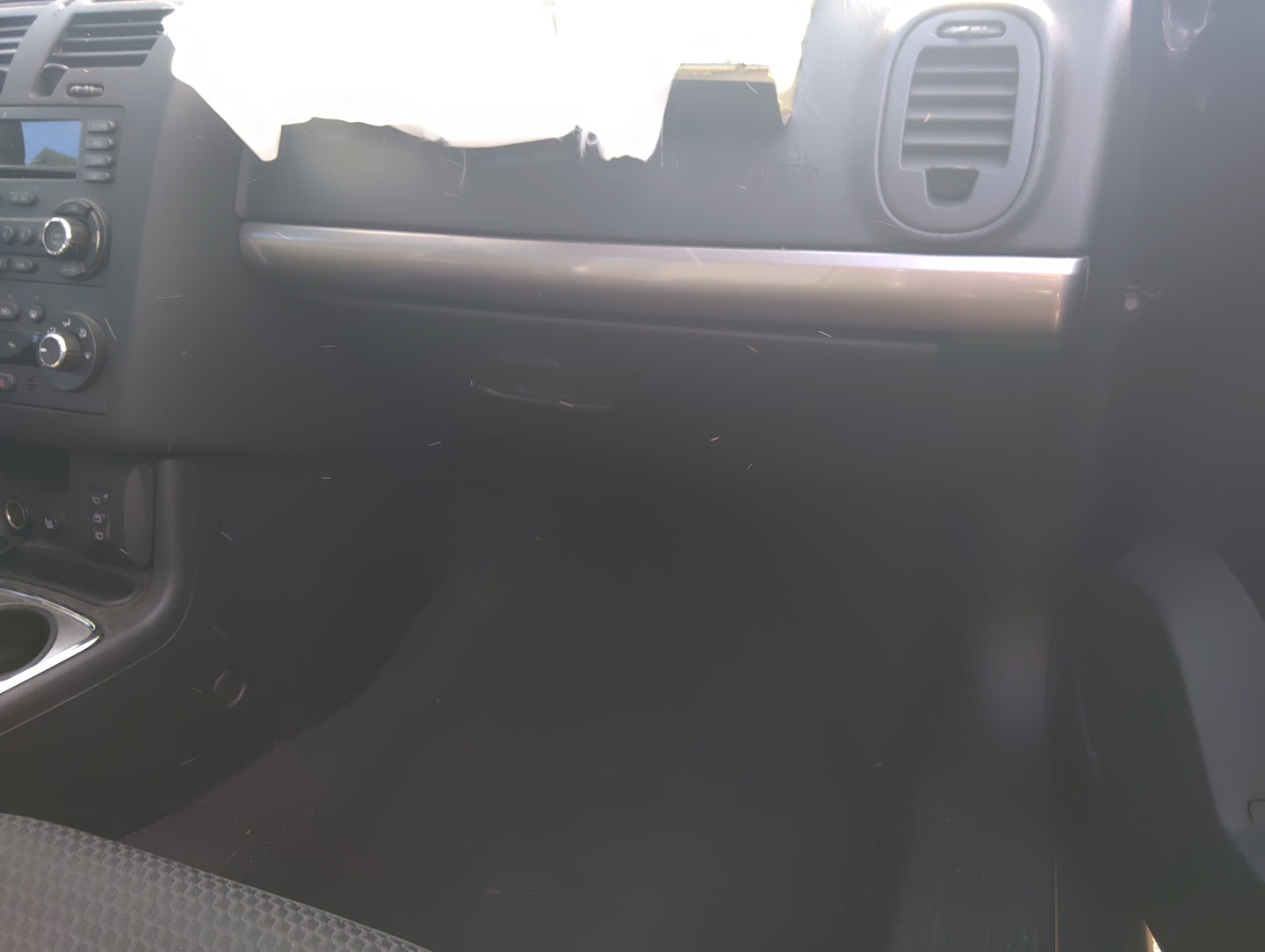 2006 Chevrolet Malibu Passenger Glove Box Door Storage Compartment 5028441 - Oemusedautoparts1.com