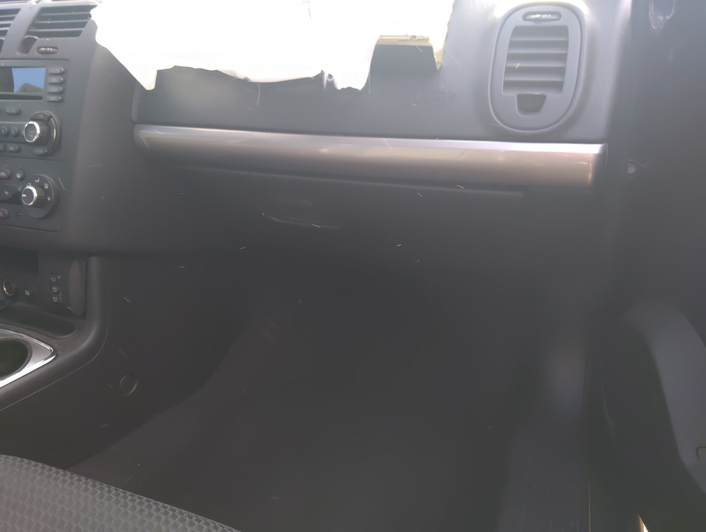 2006 Chevrolet Malibu Passenger Glove Box Door Storage Compartment 5028441 - Oemusedautoparts1.com