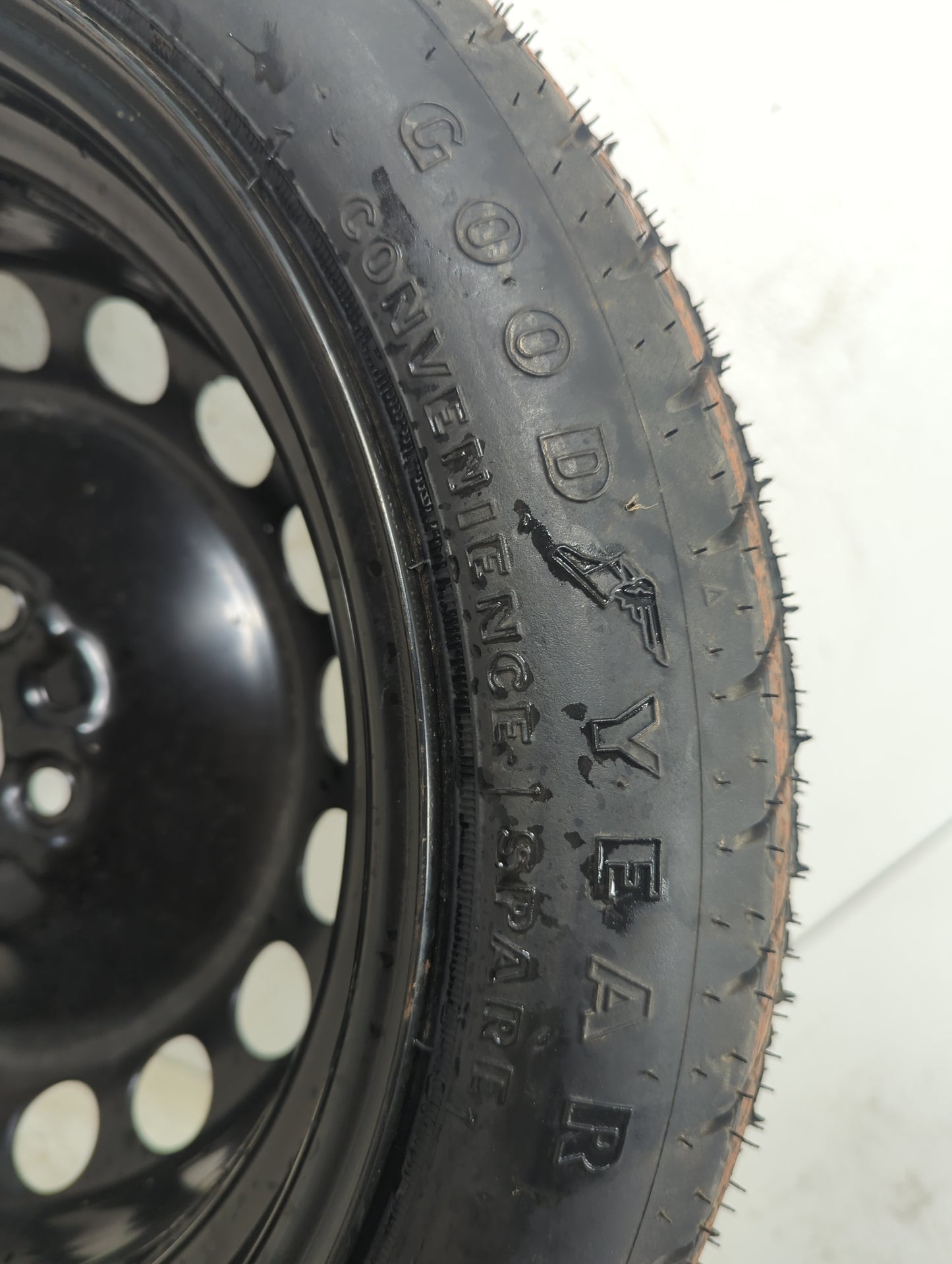 2004-2012 Chevrolet Malibu Spare Donut Tire Wheel Rim Oem 5036560 - Oemusedautoparts1.com