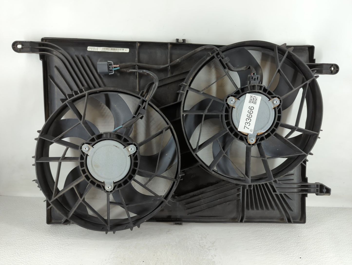 2004-2012 Chevrolet Malibu Left Radiator Fan Motor Assembly 733666 - Oemusedautoparts1.com