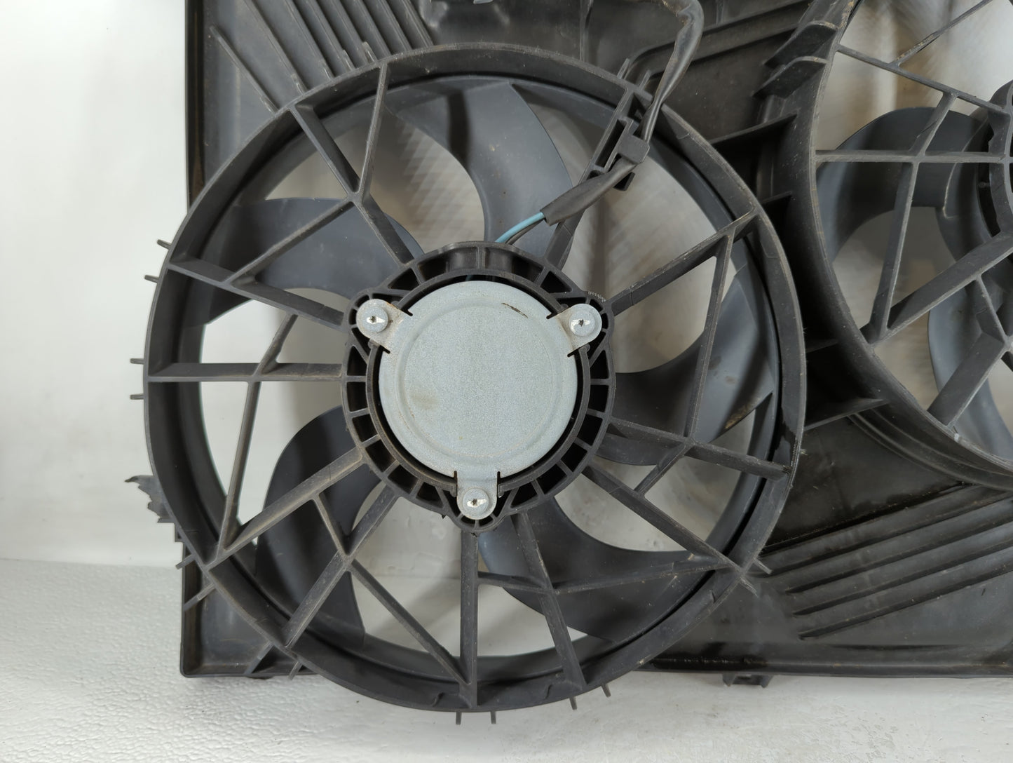 2004-2012 Chevrolet Malibu Left Radiator Fan Motor Assembly - Oemusedautoparts1.com