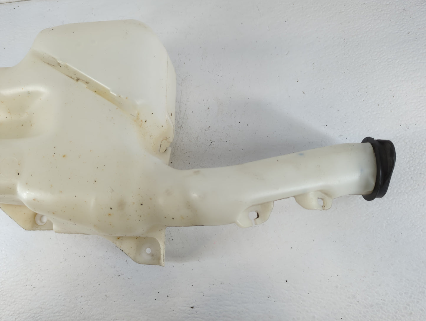 2004-2008 Chevrolet Malibu Windshield Washer Fluid Reservoir Bottle Oem - Oemusedautoparts1.com