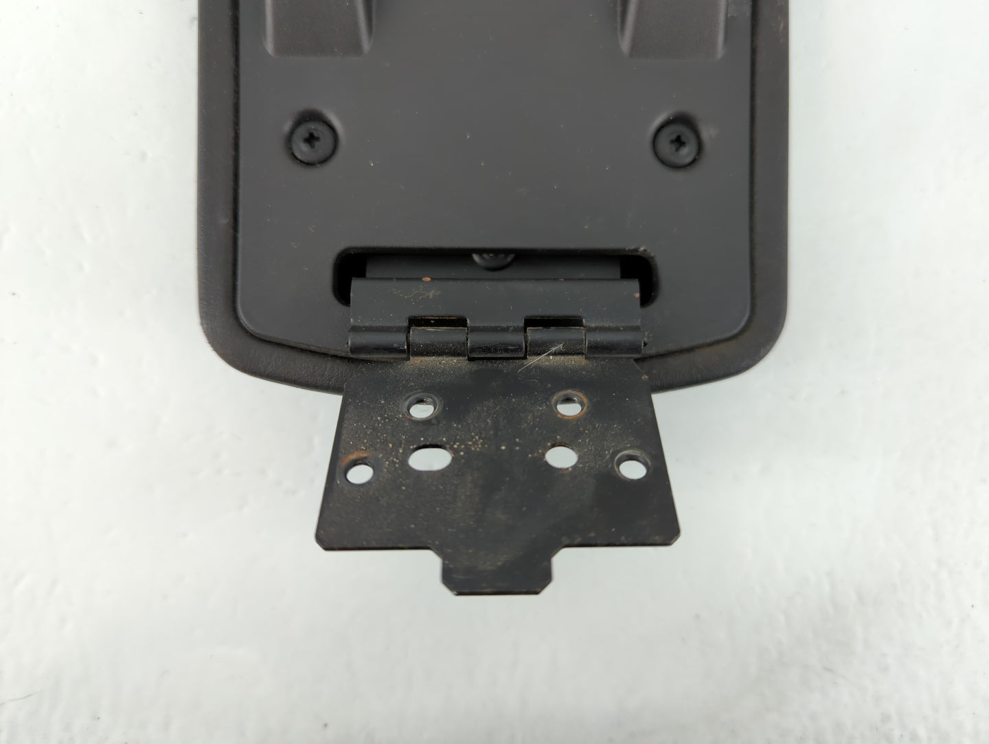 2006 Chevrolet Malibu Center Console Armrest Cover Lid P/N:22730173 Fits OEM Used Auto Parts - Oemusedautoparts1.com