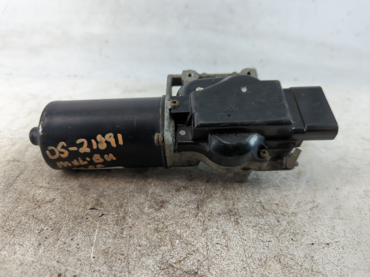 2004-2008 Chevrolet Malibu Front Windshield Wiper Motor Fits Fits 2004 2005 2006 2007 2008 OEM Used Auto Parts - Oemusedauto