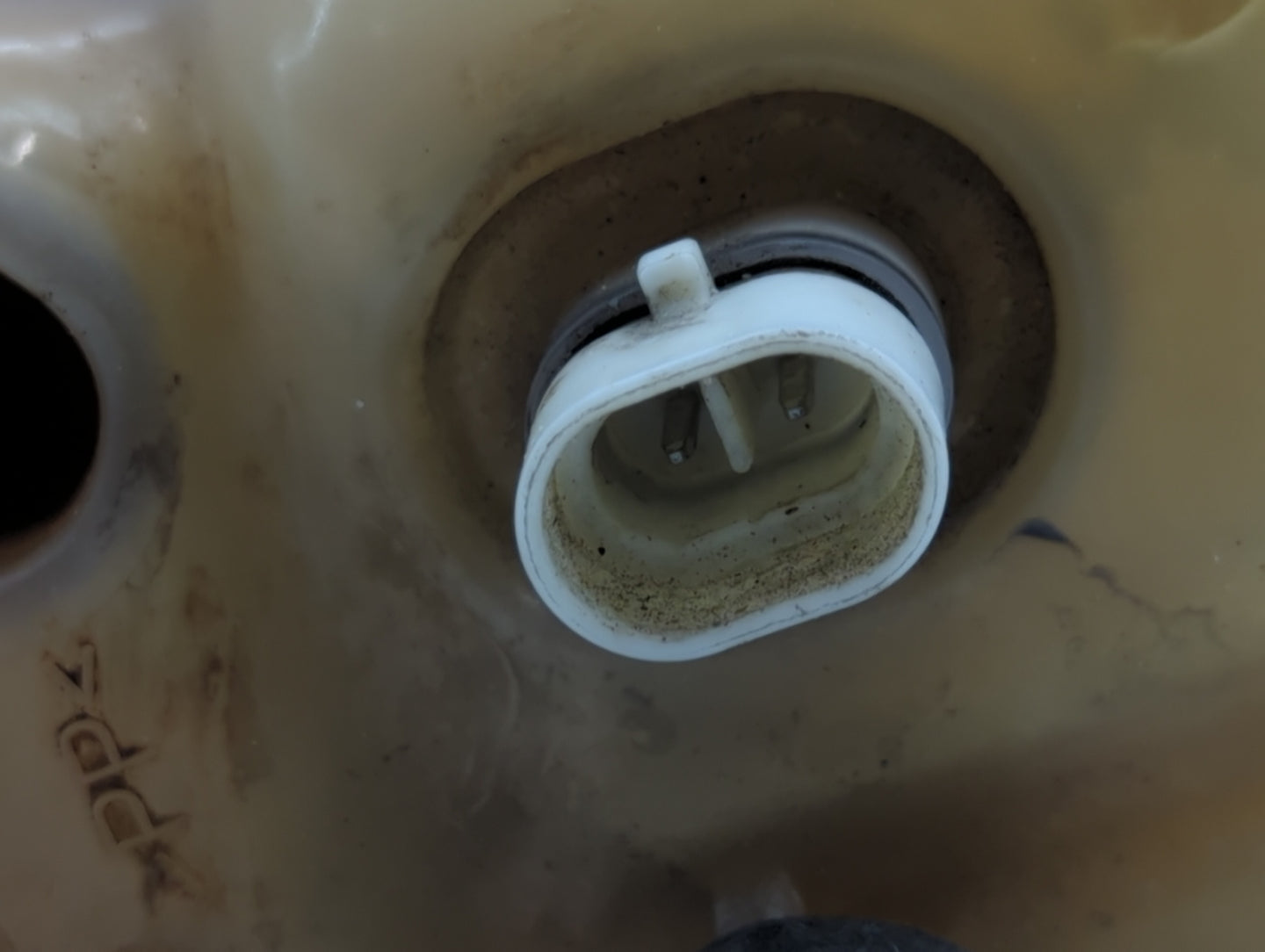 2006 Chevrolet Malibu Radiator Coolant Overflow Expansion Tank Bottle - Oemusedautoparts1.com