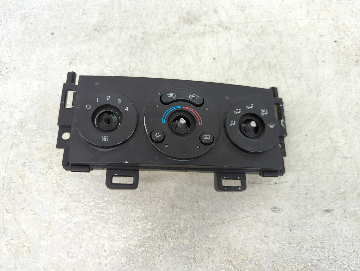 2004-2008 Chevrolet Malibu Climate Control Module Temperature AC/Heater Replacement P/N:28014589 Fits OEM Used Auto Parts - 