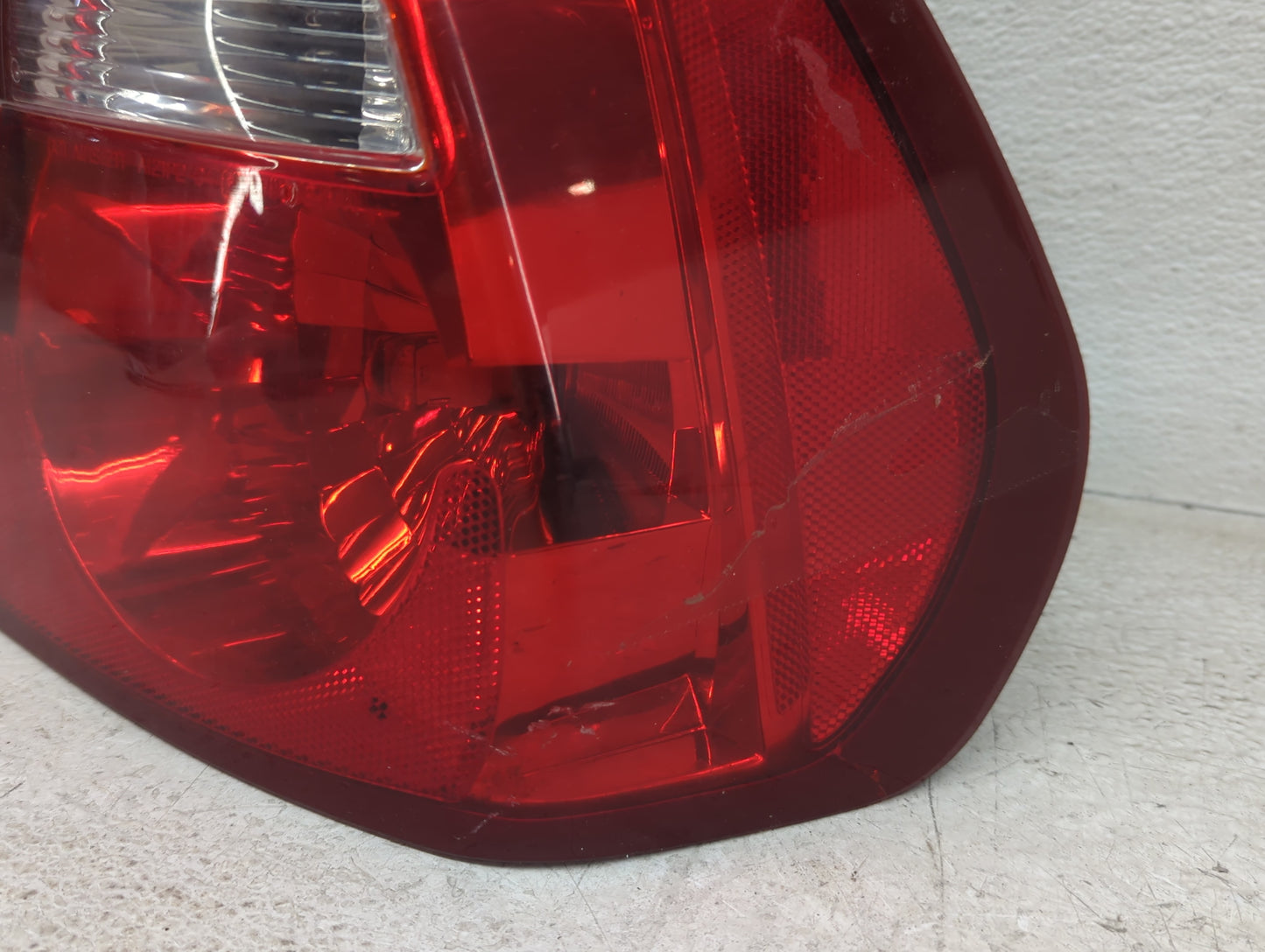 2004-2008 Chevrolet Malibu Tail Light Assembly Passenger Right OEM Fits Fits 2004 2005 2006 2007 2008 OEM Used Auto Parts - 