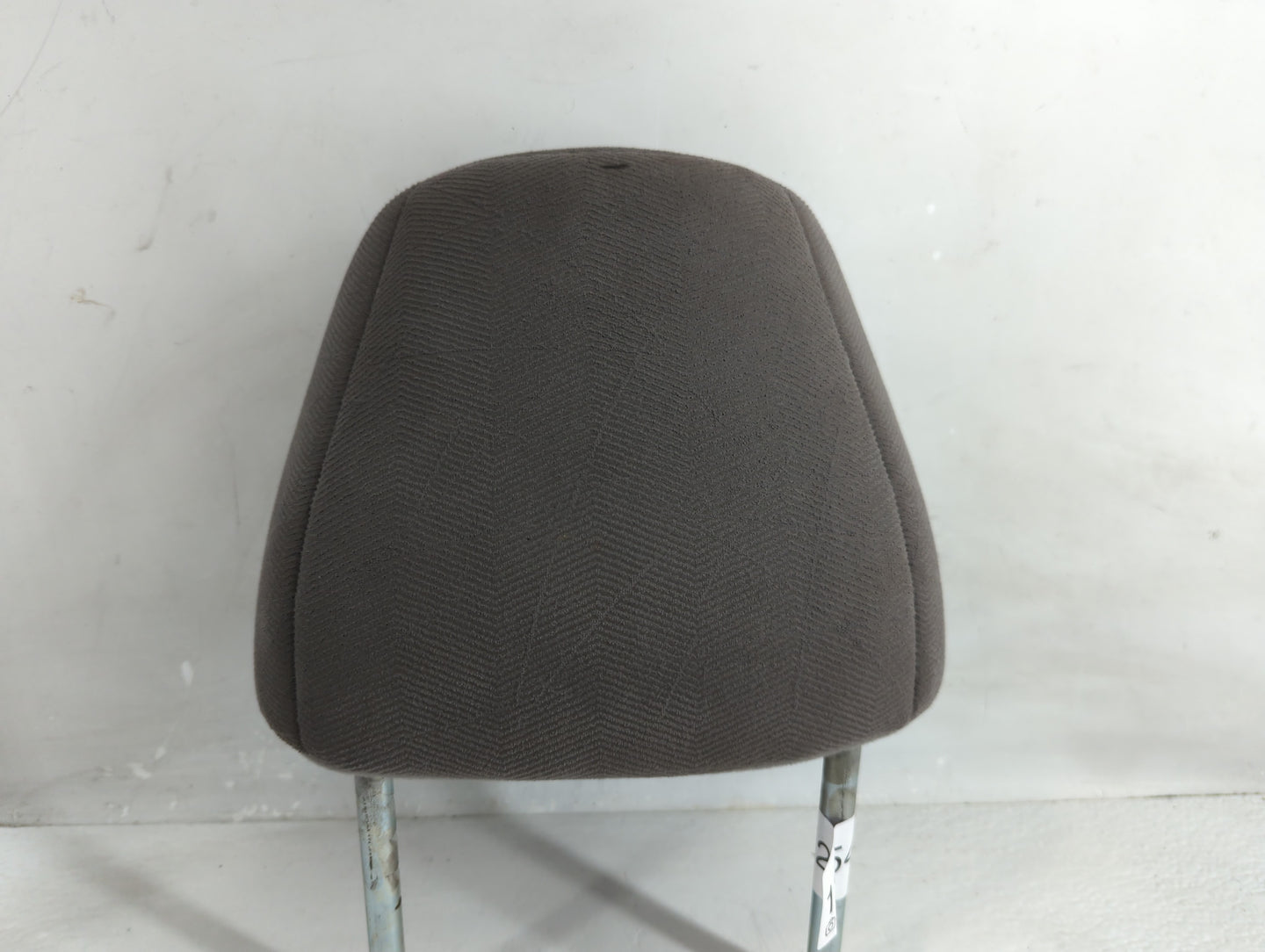 2006-2007 Chevrolet Monte Carlo Headrest Head Rest Front Driver Passenger Seat Fits Fits 2006 2007 OEM Used Auto Parts - Oem