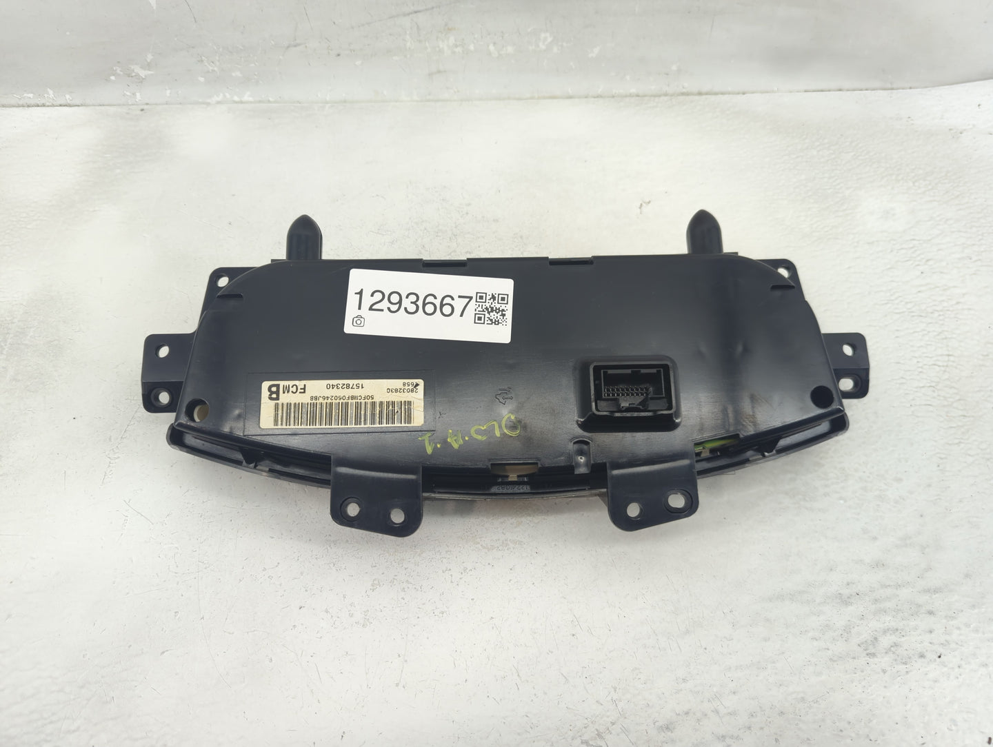 2006 Chevrolet Monte Carlo Instrument Cluster Speedometer Gauges P/N:15782340 Fits OEM Used Auto Parts - Oemusedautoparts1.c