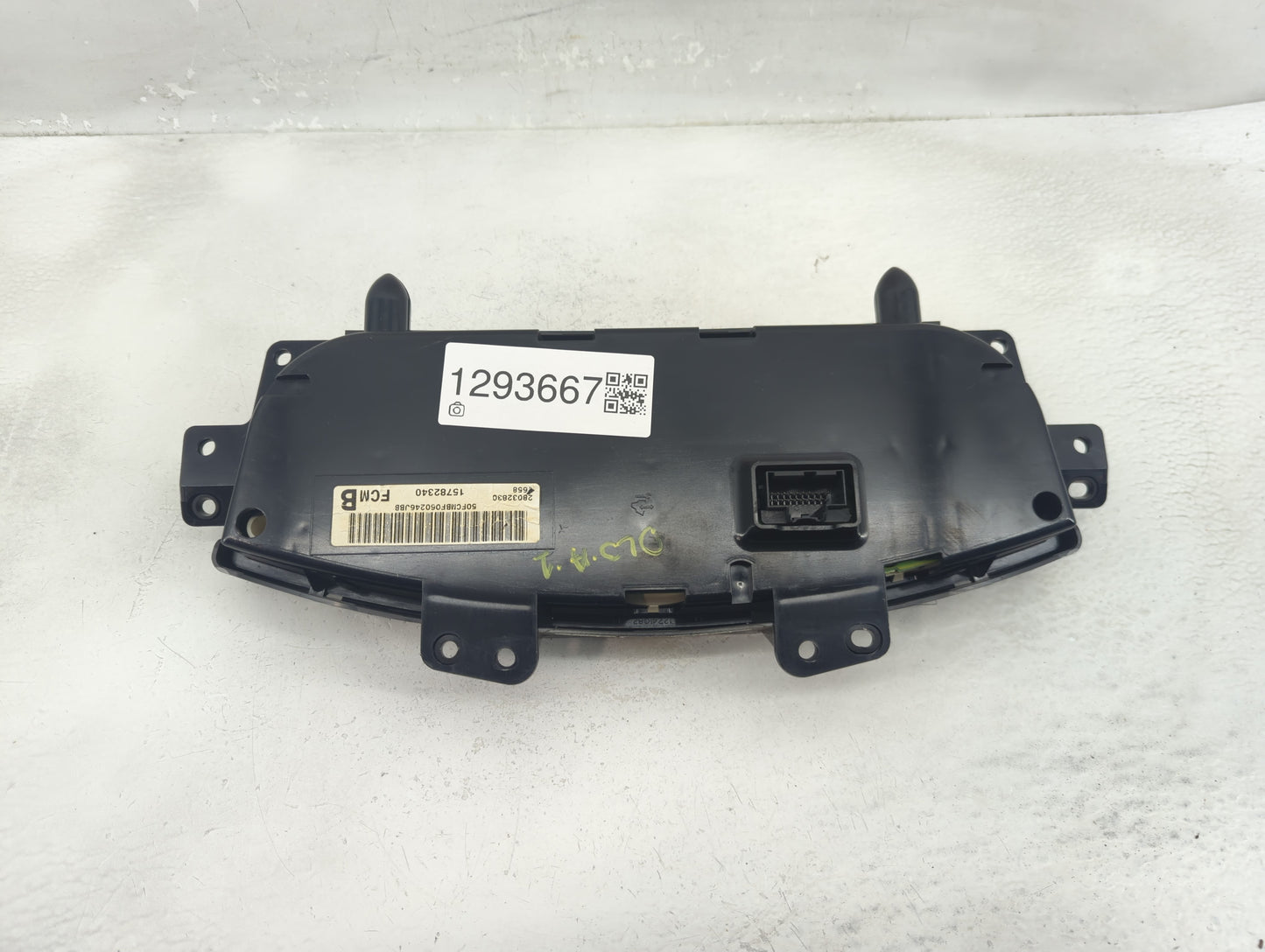 2006 Chevrolet Monte Carlo Instrument Cluster Speedometer Gauges P/N:15782340 Fits OEM Used Auto Parts - Oemusedautoparts1.c