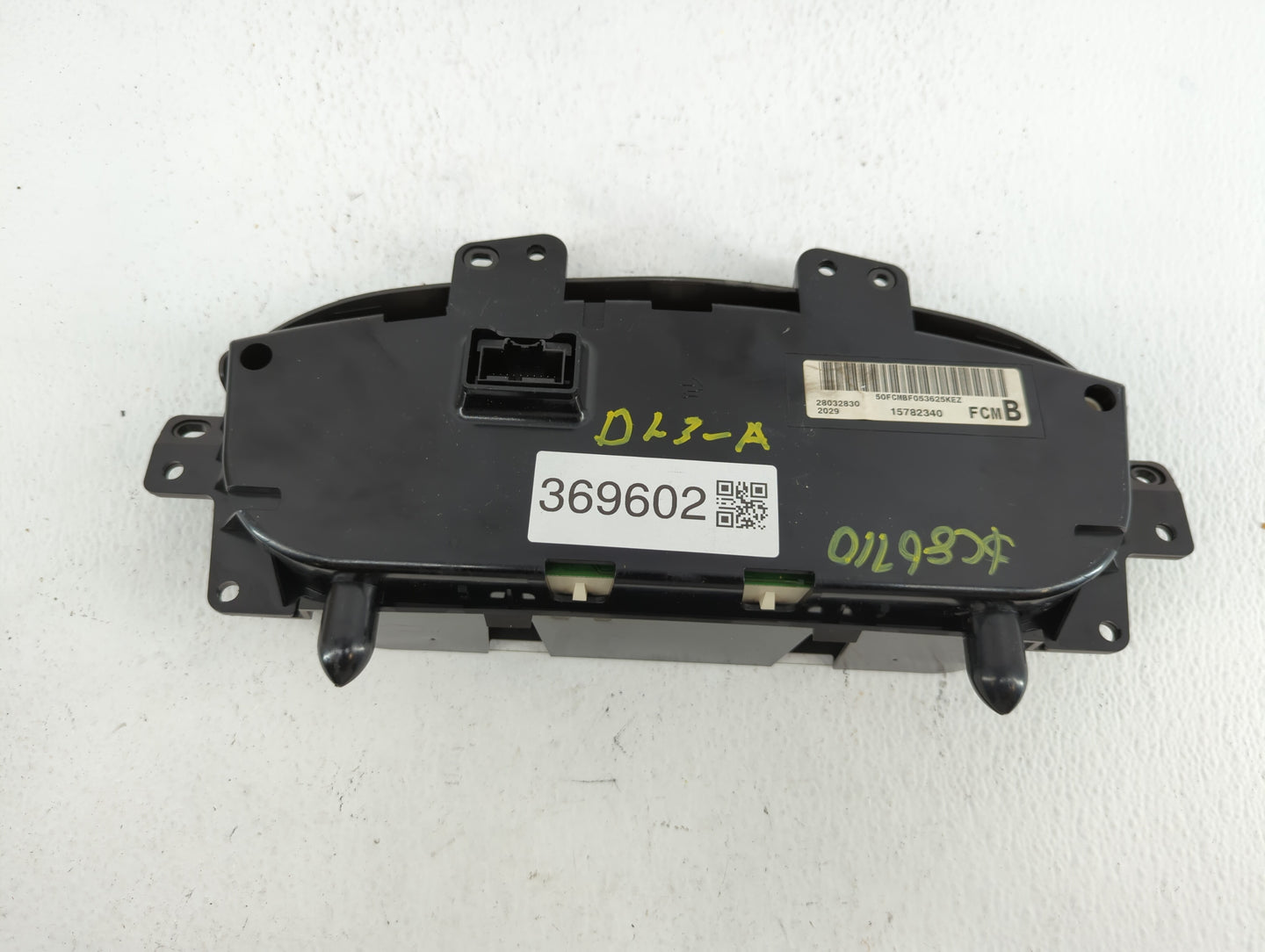 2006 Chevrolet Monte Carlo Instrument Cluster Speedometer Gauges P/N:28032830 Fits Fits 2007 OEM Used Auto Parts - Oemusedau