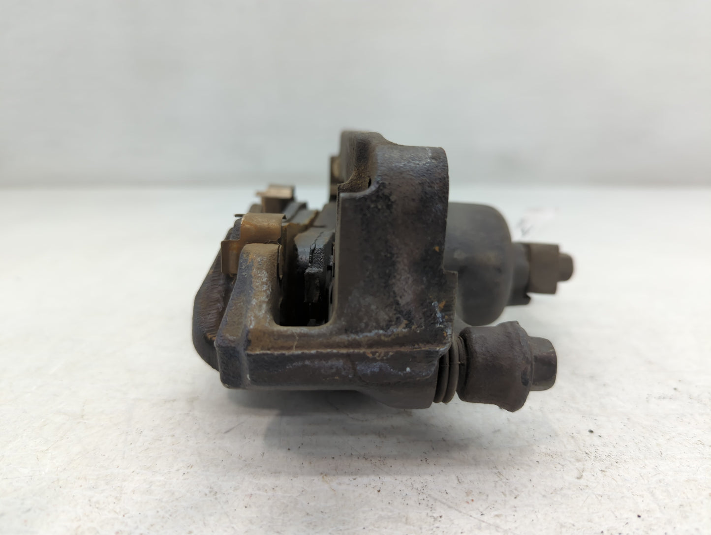 2000-2007 Chevrolet Monte Carlo Front Driver Left Brake Caliper - Oemusedautoparts1.com