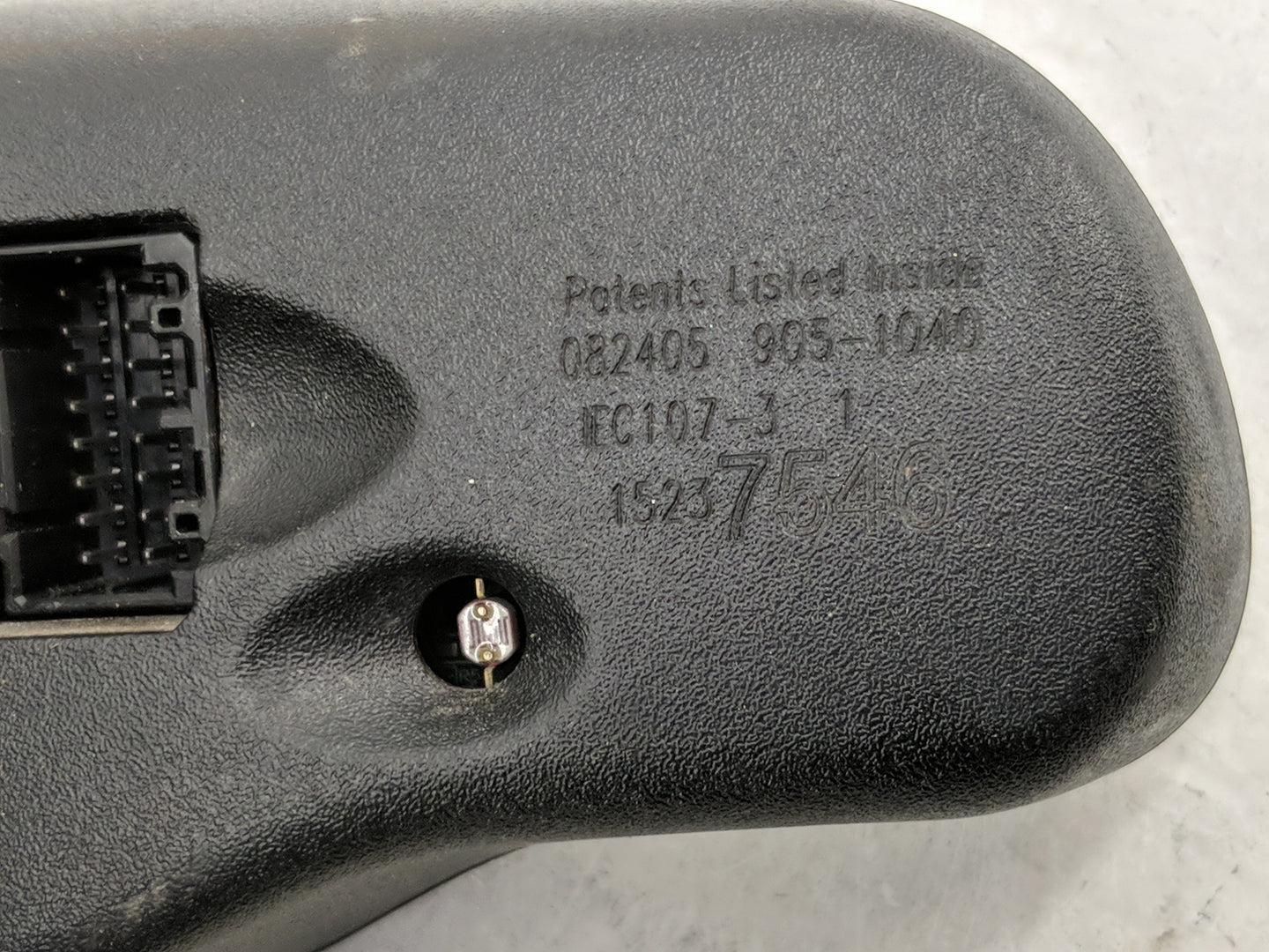 2006 Chevrolet Silverado Interior Rear View Mirror Replacement OEM P/N:15176973 Fits OEM Used Auto Parts - Oemusedautoparts1