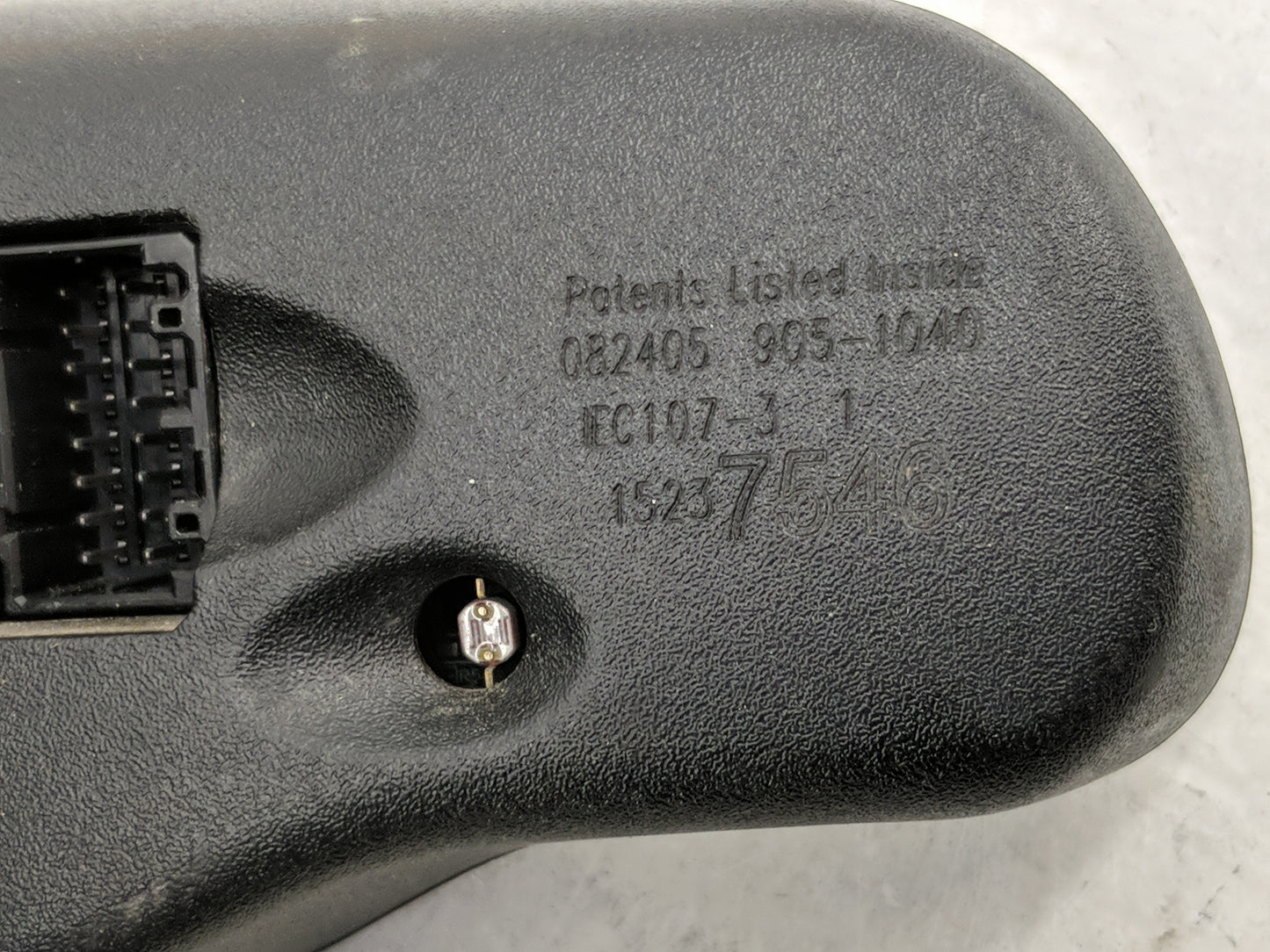 2006 Chevrolet Silverado Interior Rear View Mirror Replacement OEM P/N:15176973 Fits OEM Used Auto Parts - Oemusedautoparts1