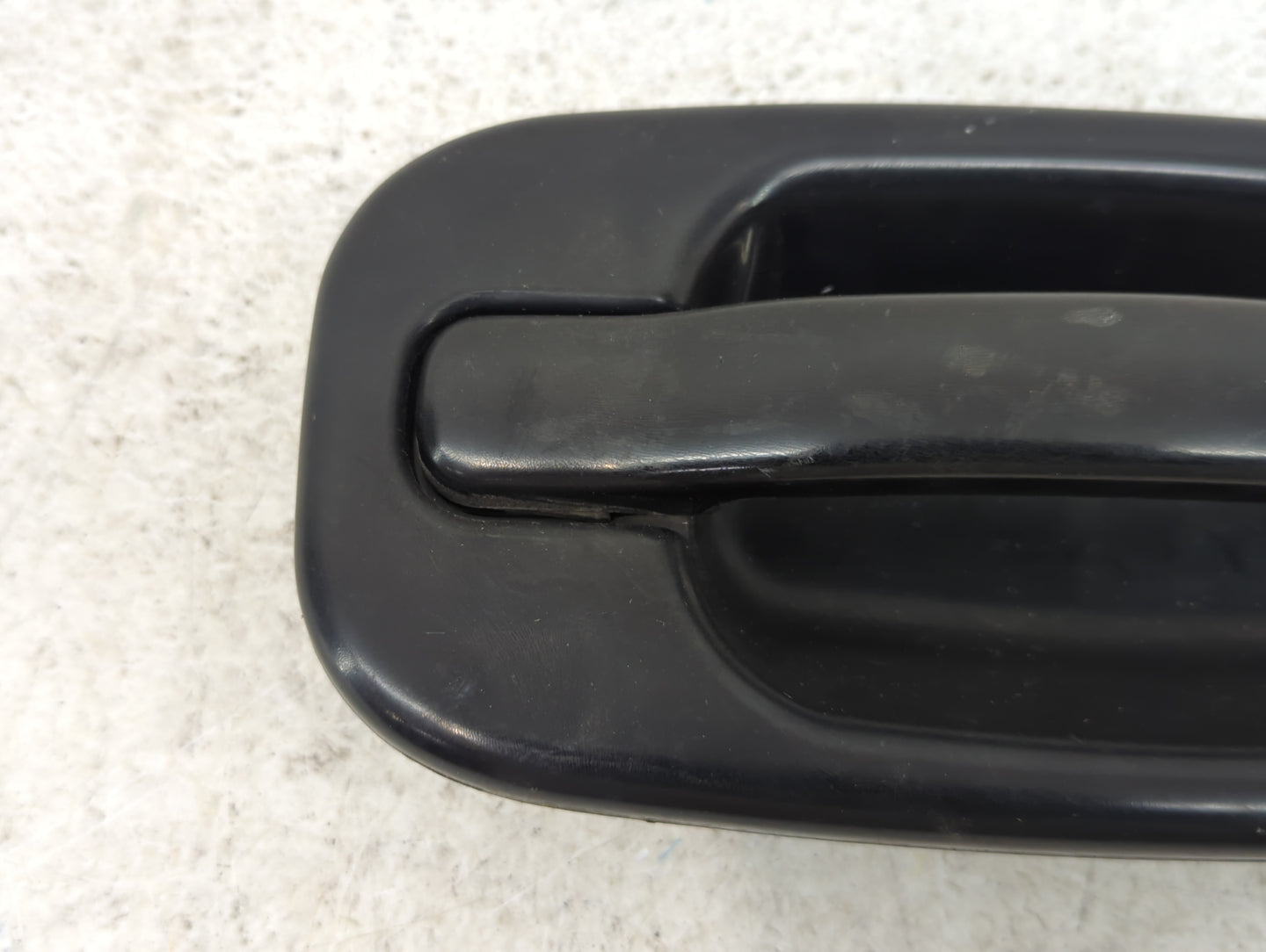 Chevrolet Silverado Passenger Front Right Door Handle Exterior Assembly - Oemusedautoparts1.com