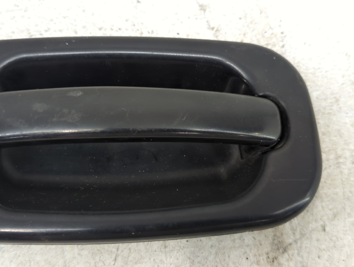 Chevrolet Silverado Passenger Front Right Door Handle Exterior Assembly - Oemusedautoparts1.com