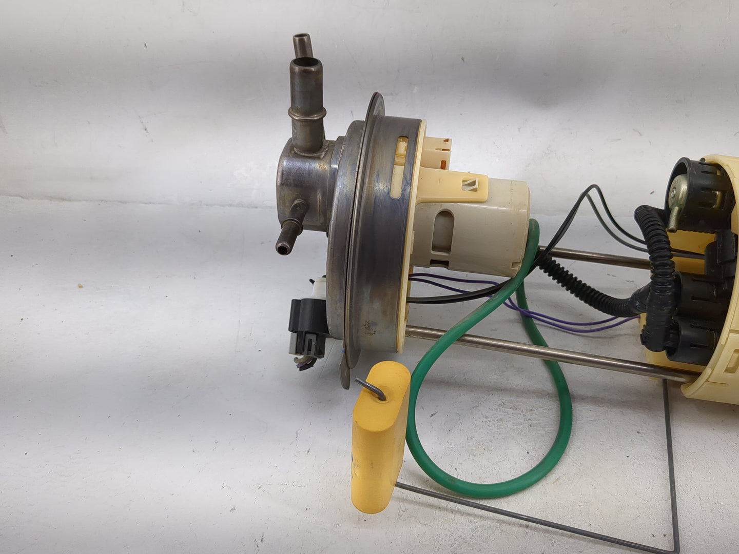 Chevrolet Silverado Electrical Gas Fuel Pump Assembly 1479625 - Oemusedautoparts1.com