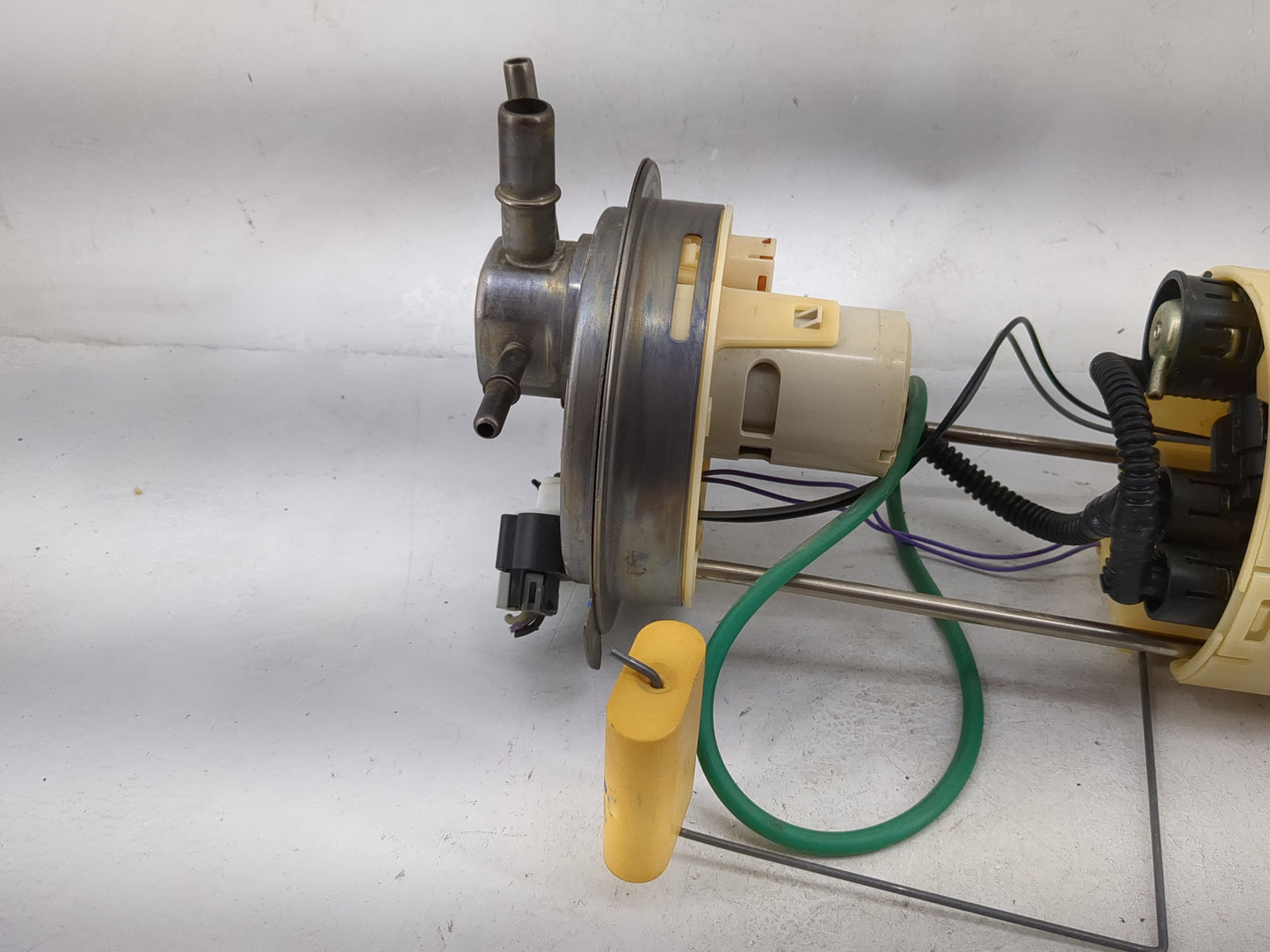 Chevrolet Silverado Electrical Gas Fuel Pump Assembly 1479625 - Oemusedautoparts1.com