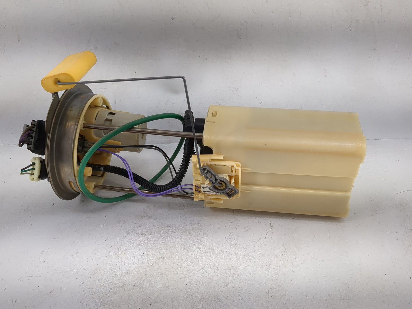 Chevrolet Silverado Electrical Gas Fuel Pump Assembly 1479625 - Oemusedautoparts1.com