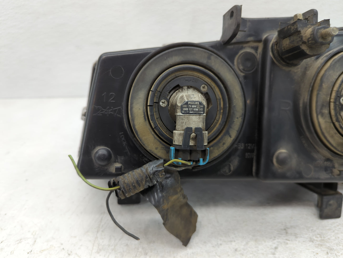 2005 Silverado 1500 Passenger Right Oem Head Light Headlight Lamp - Oemusedautoparts1.com