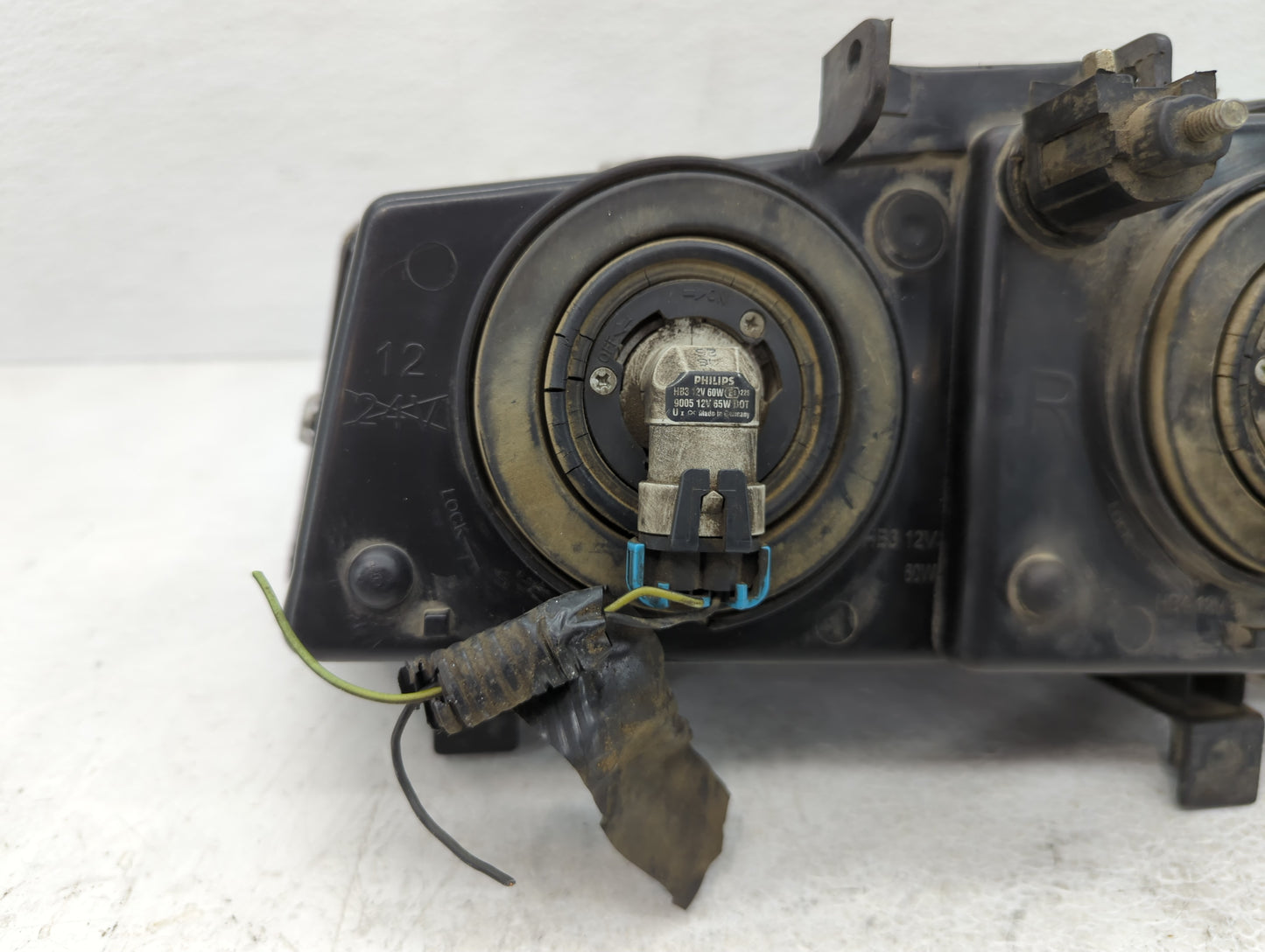 2005 Silverado 1500 Passenger Right Oem Head Light Headlight Lamp - Oemusedautoparts1.com