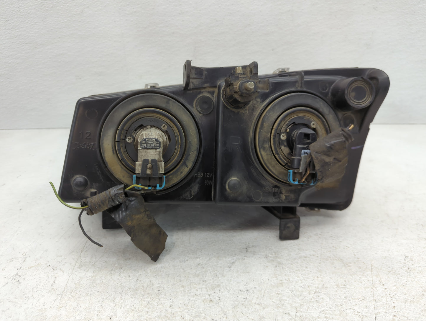 2005 Silverado 1500 Passenger Right Oem Head Light Headlight Lamp - Oemusedautoparts1.com