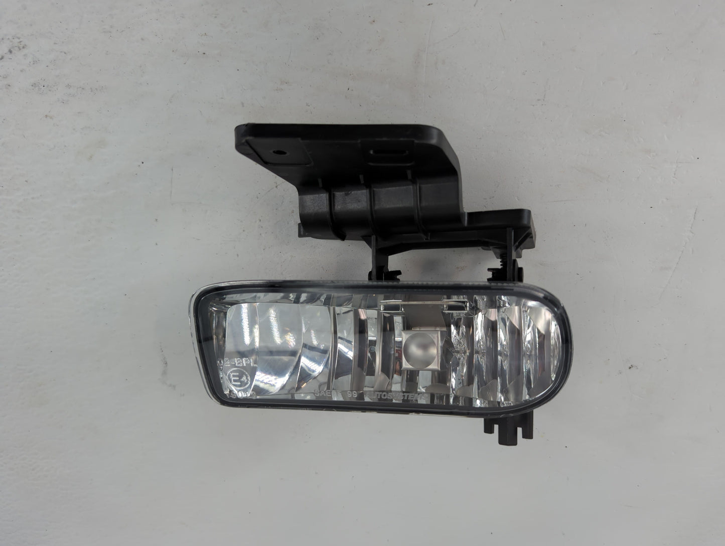 2004-2007 Chevrolet Silverado 1500 Driver Left Oem Fog Light Lamp - Oemusedautoparts1.com