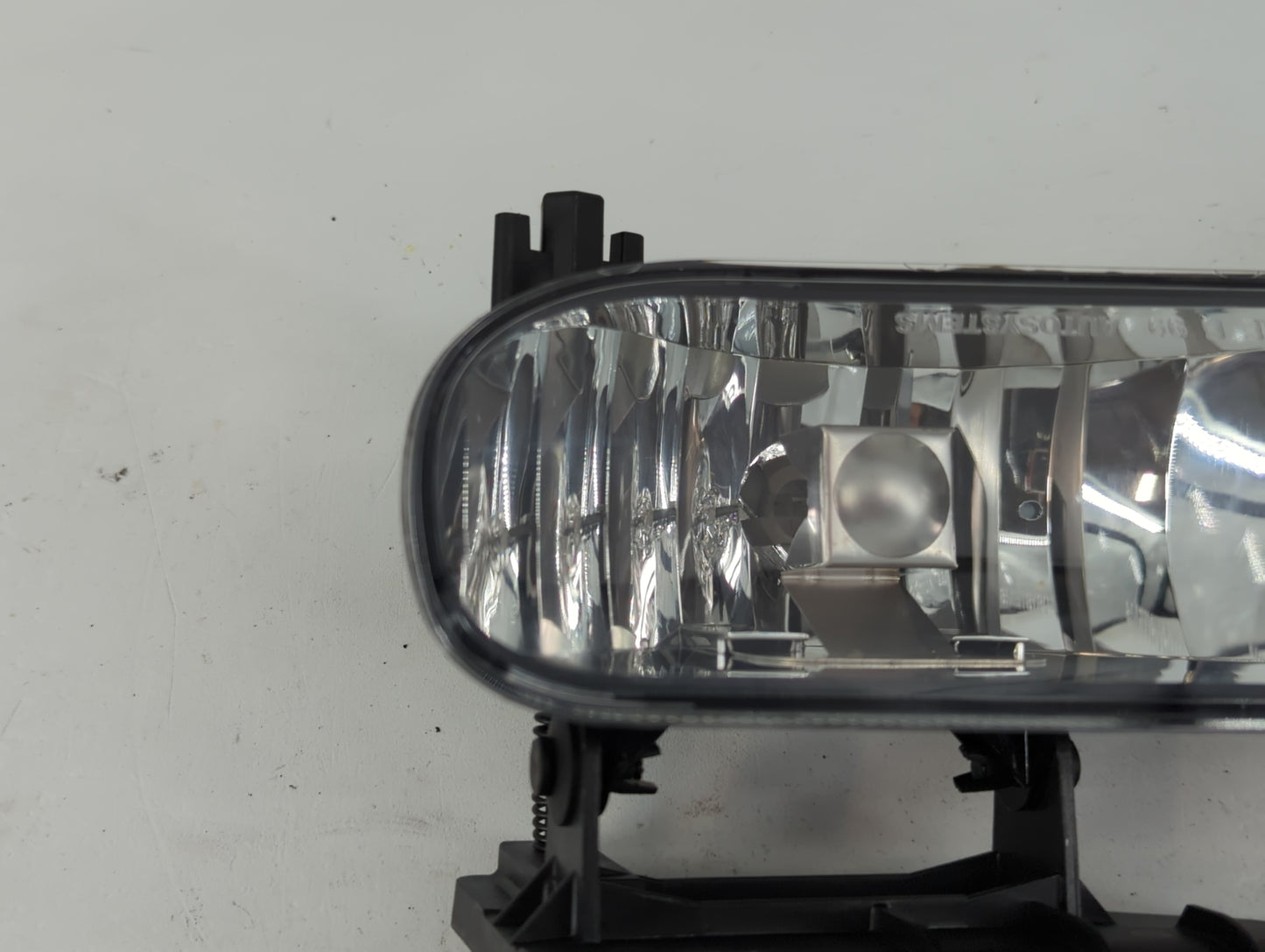 2004-2007 Chevrolet Silverado 1500 Driver Left Oem Fog Light Lamp - Oemusedautoparts1.com